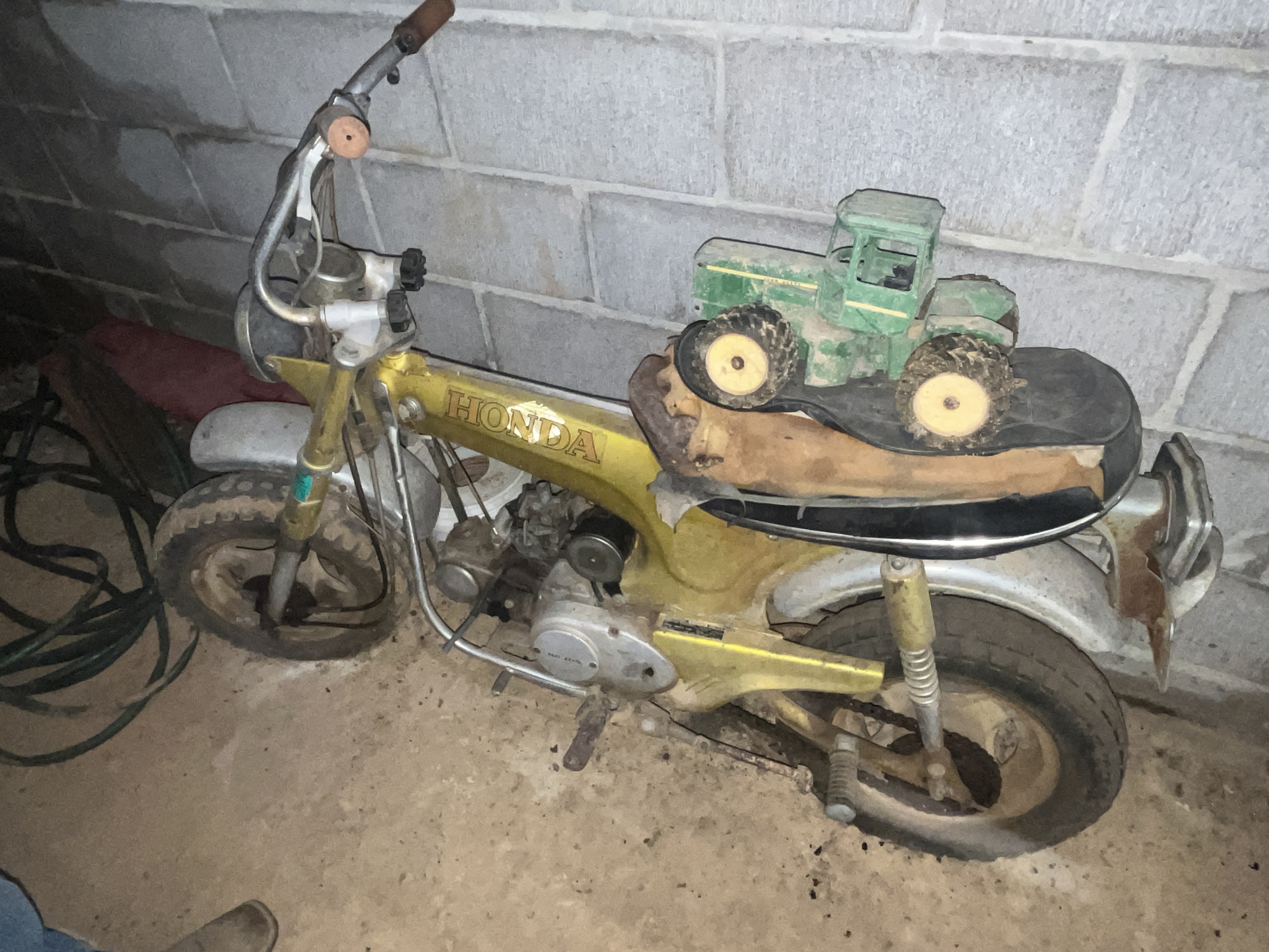 Moving Auction Image