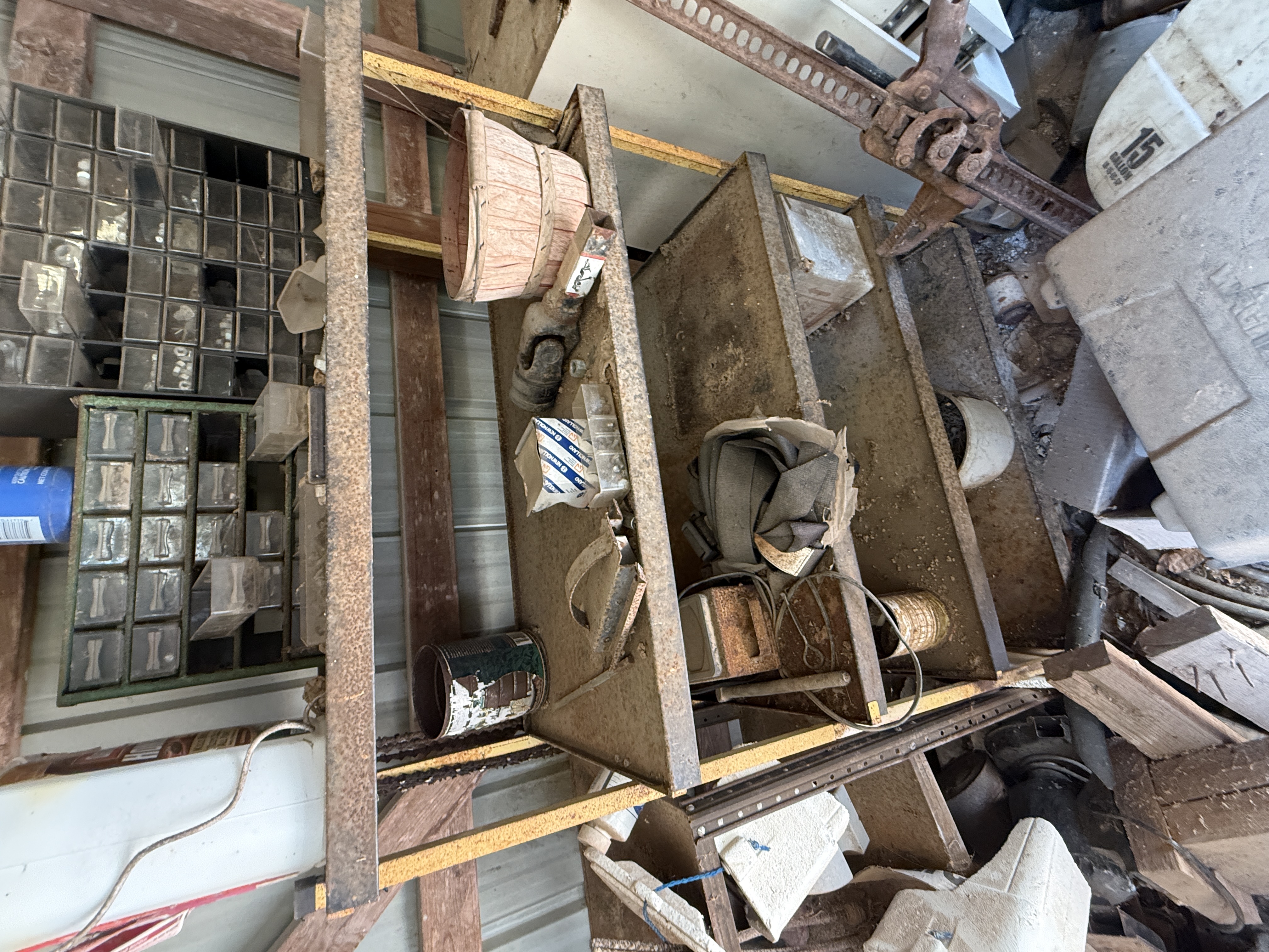 Real Estate & Personal Property Auction Image
