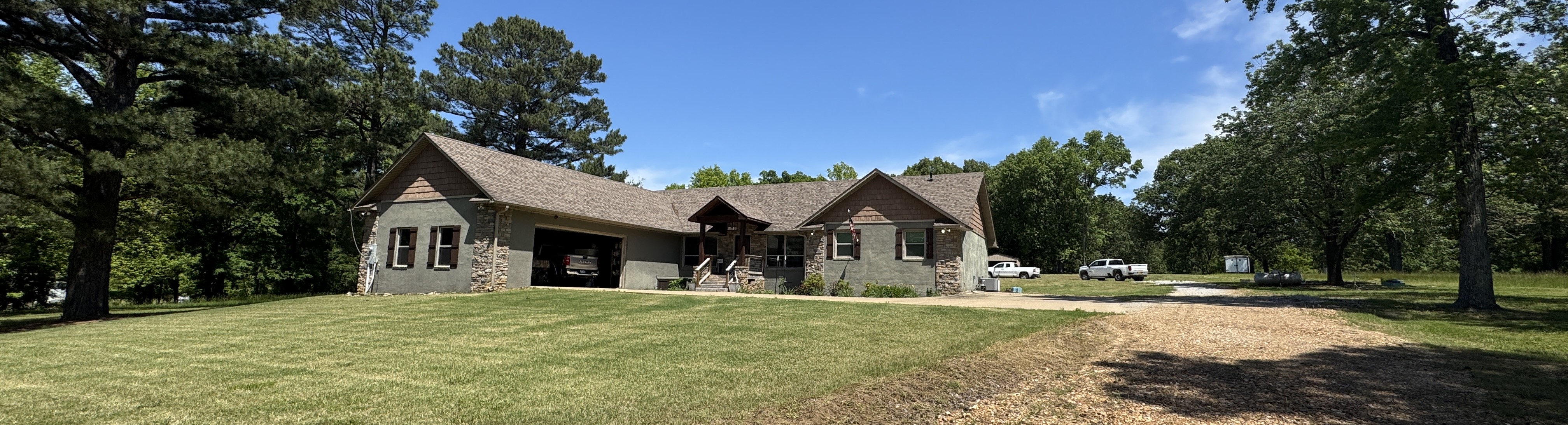 Real Estate & Personal Property Auction Image