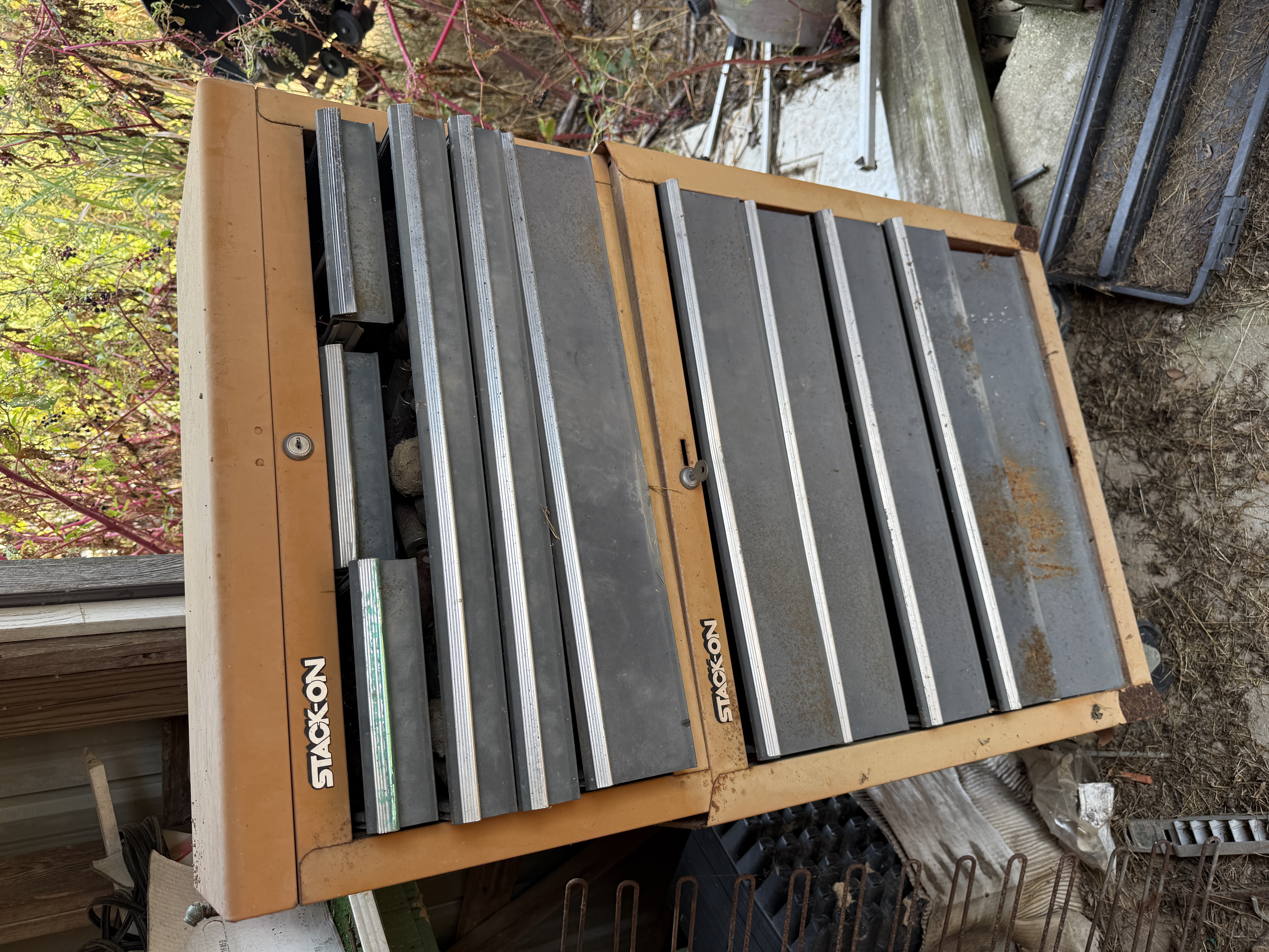 Real Estate & Personal Property Auction Image