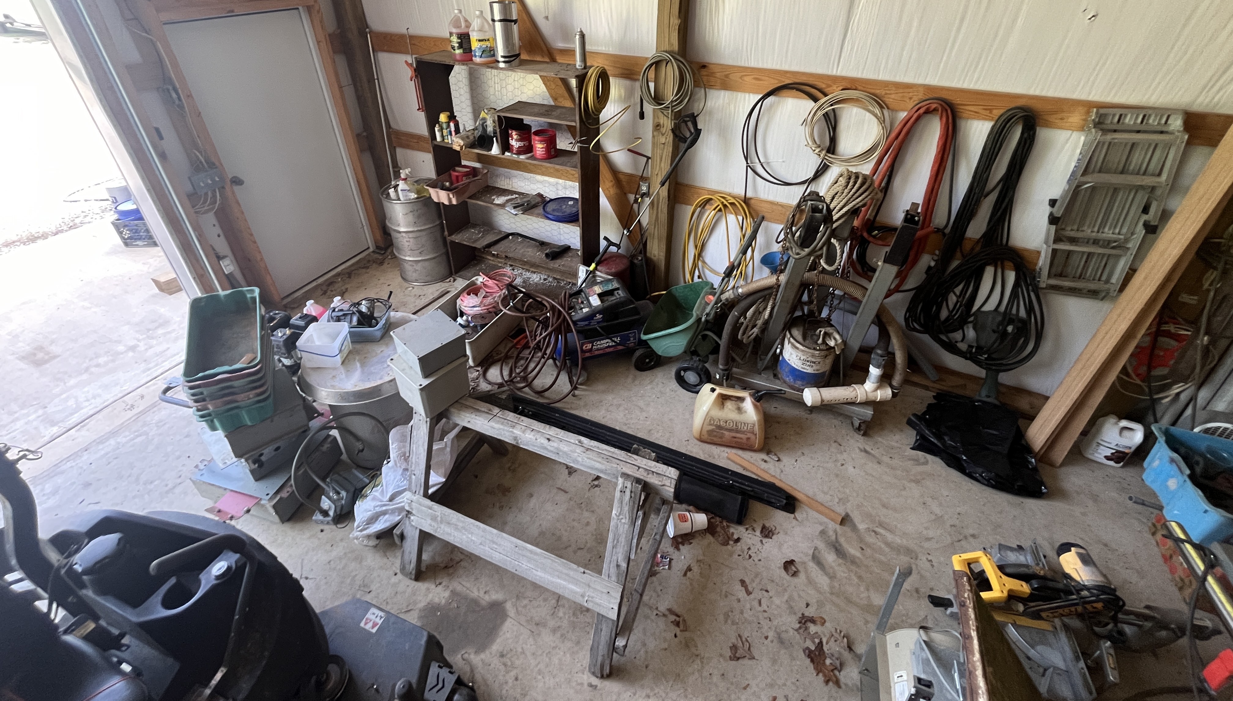 Real Estate & Personal Property Auction Image