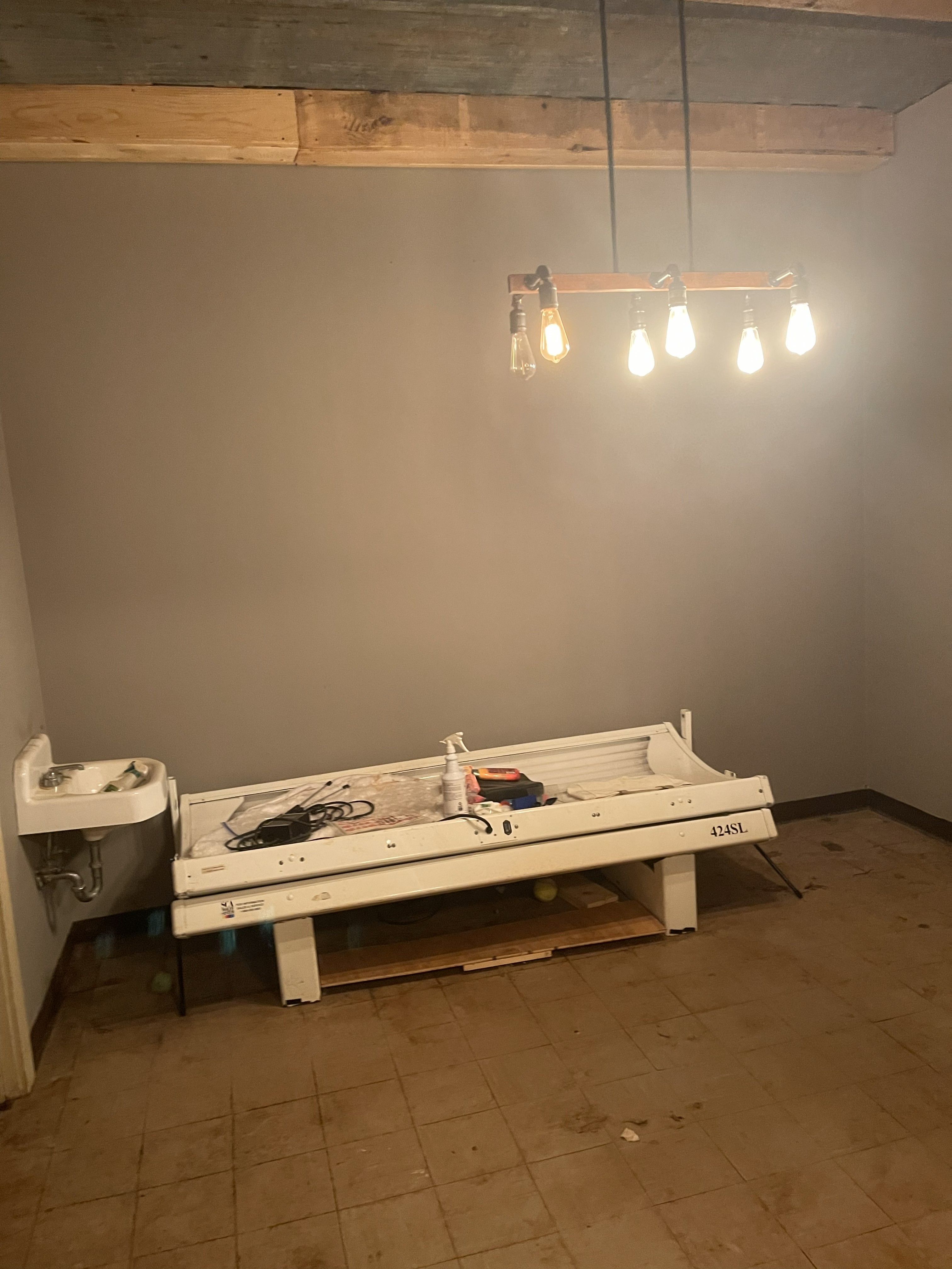 Commercial Real Estate Auction Image