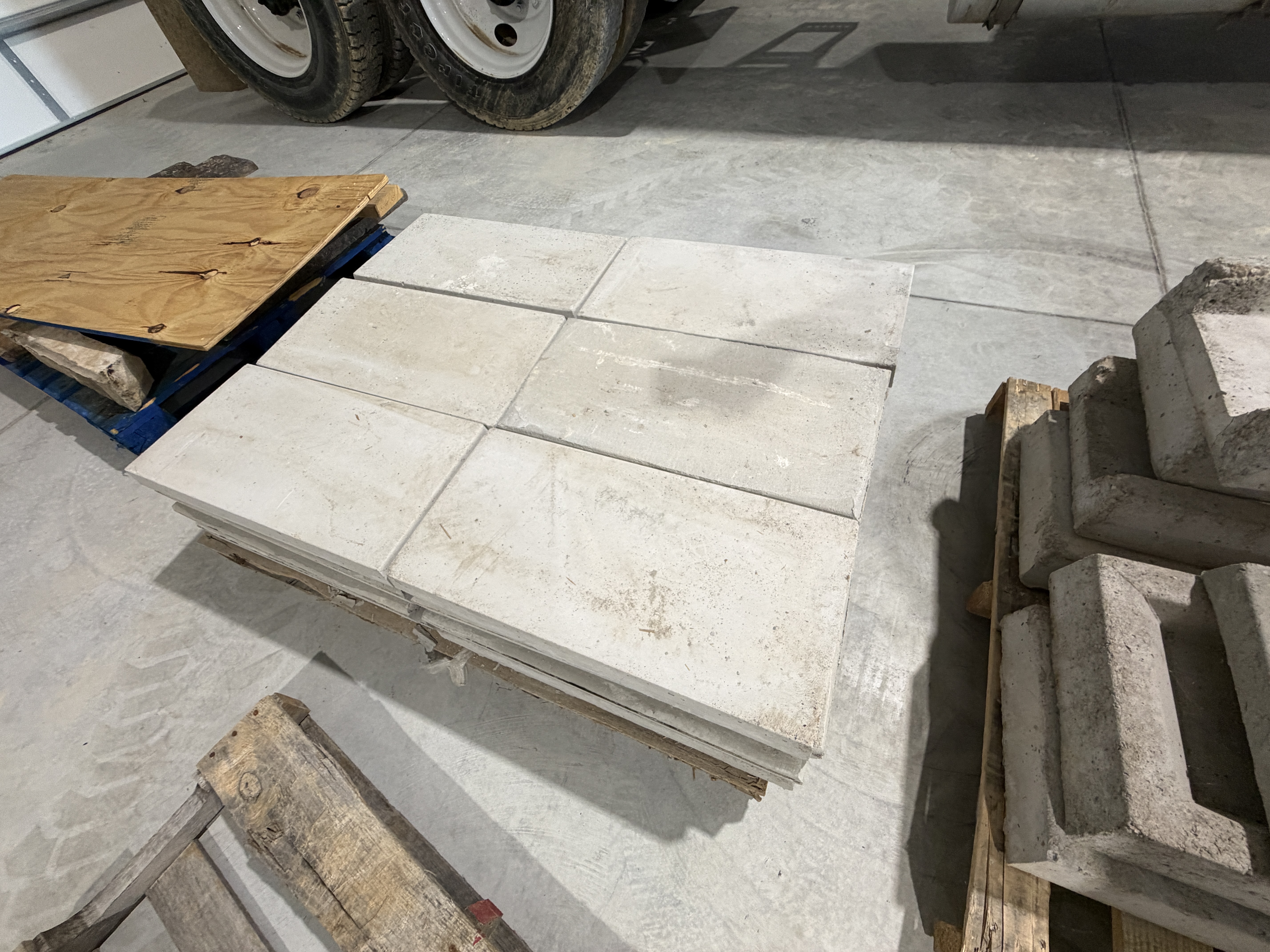 M&M Concrete Surplus Equipment Auction Image