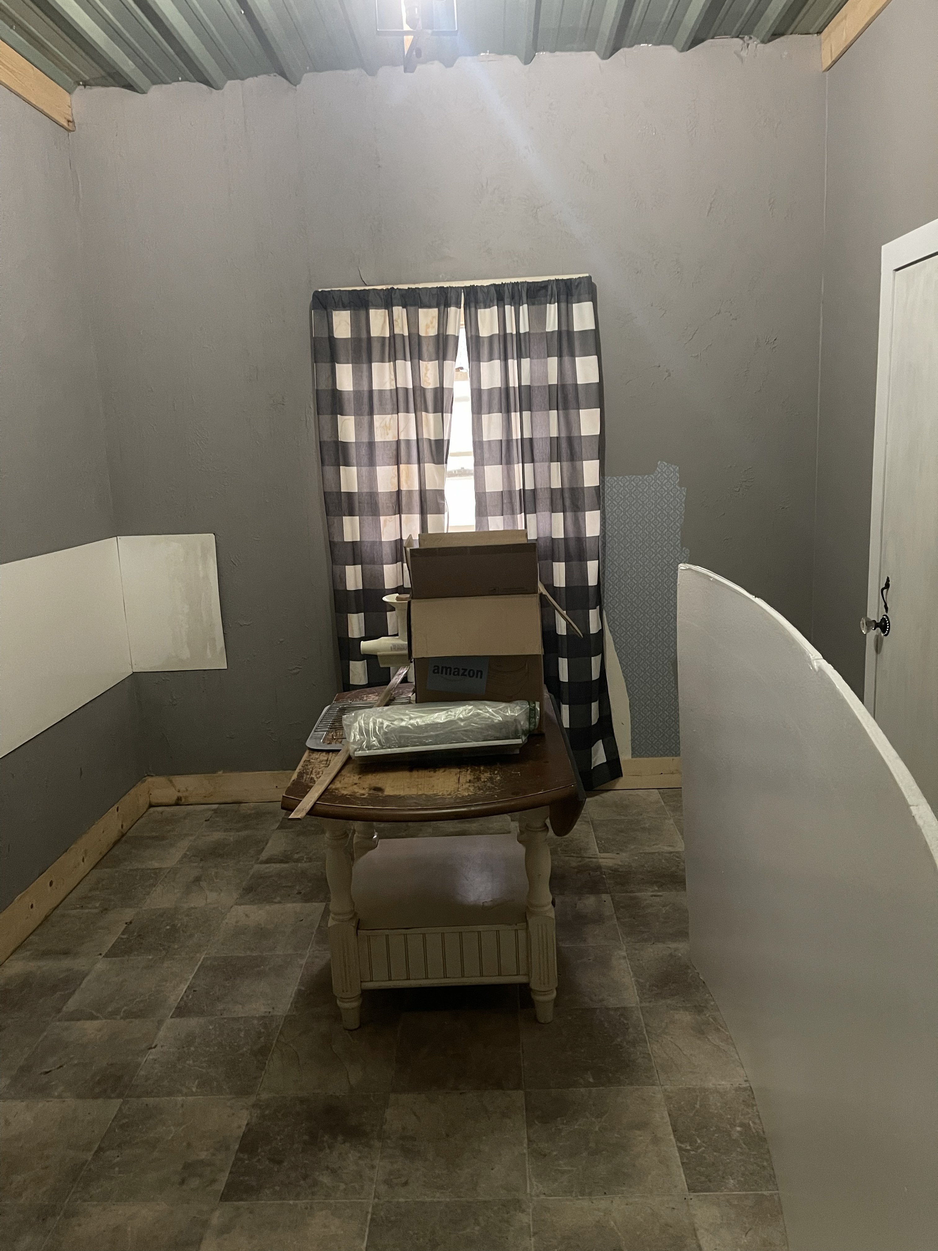 Commercial Real Estate Auction Image