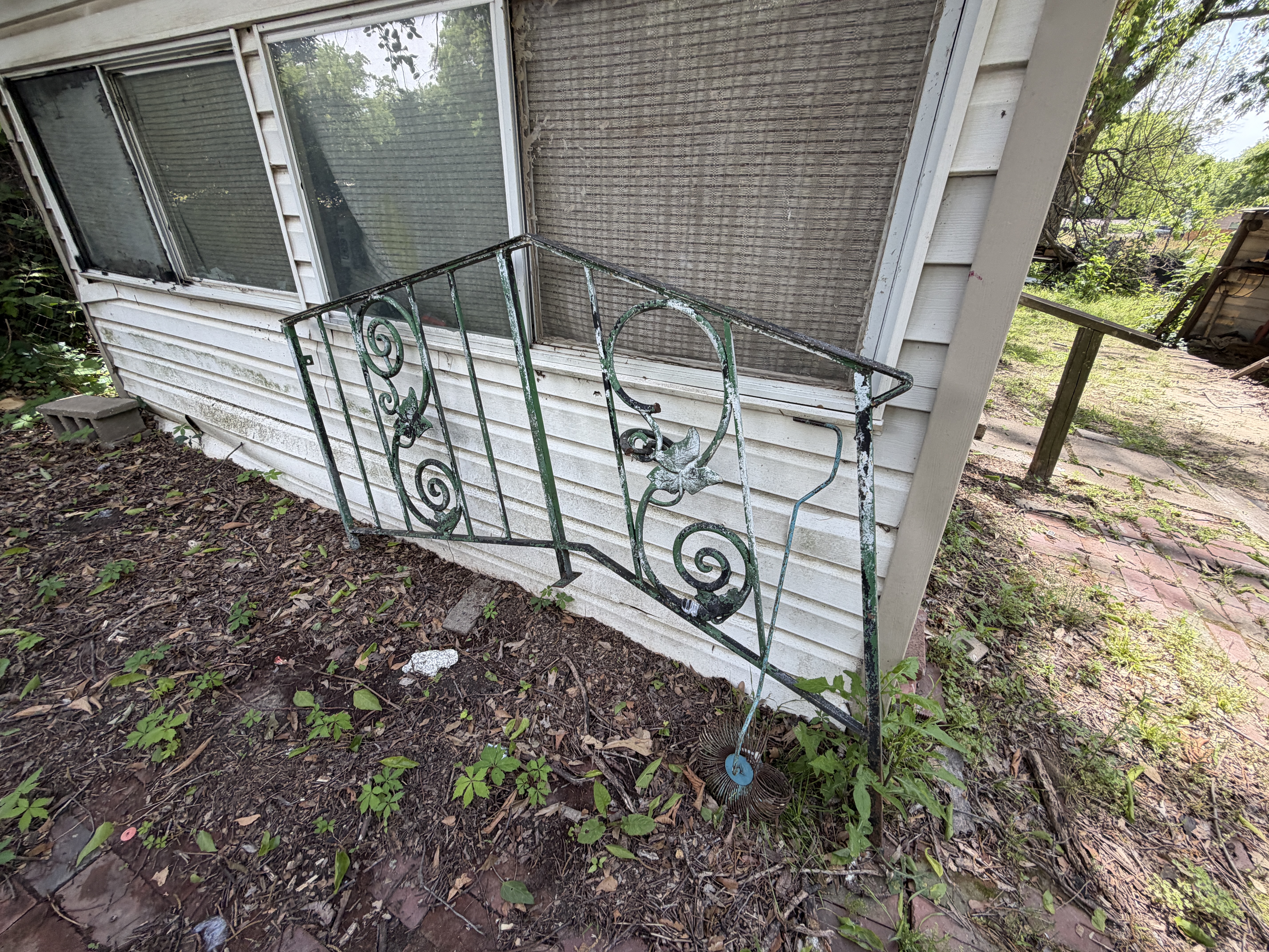 Real Estate & Personal Property Auction Image
