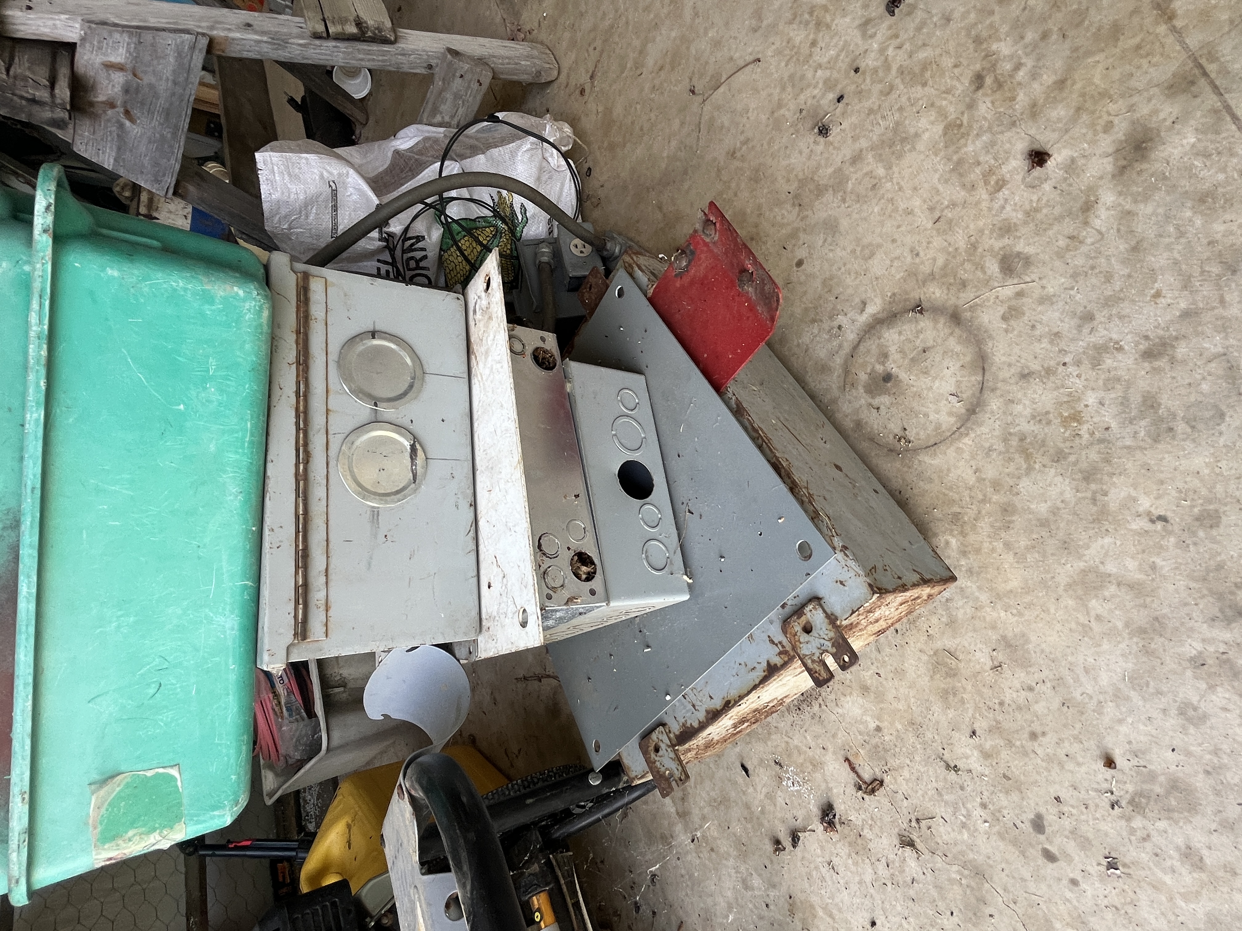 Real Estate & Personal Property Auction Image