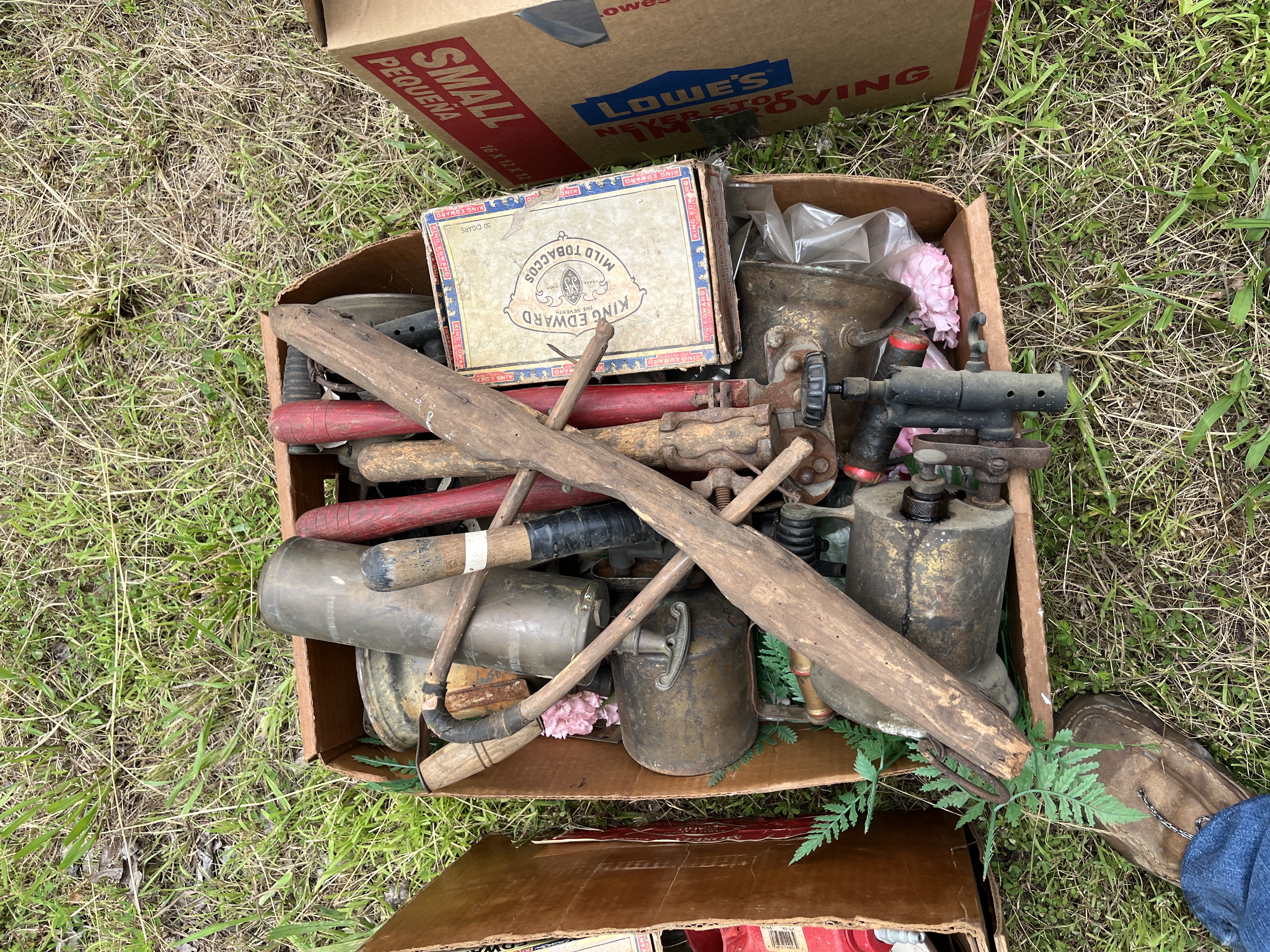 Real Estate & Personal Property Auction Image