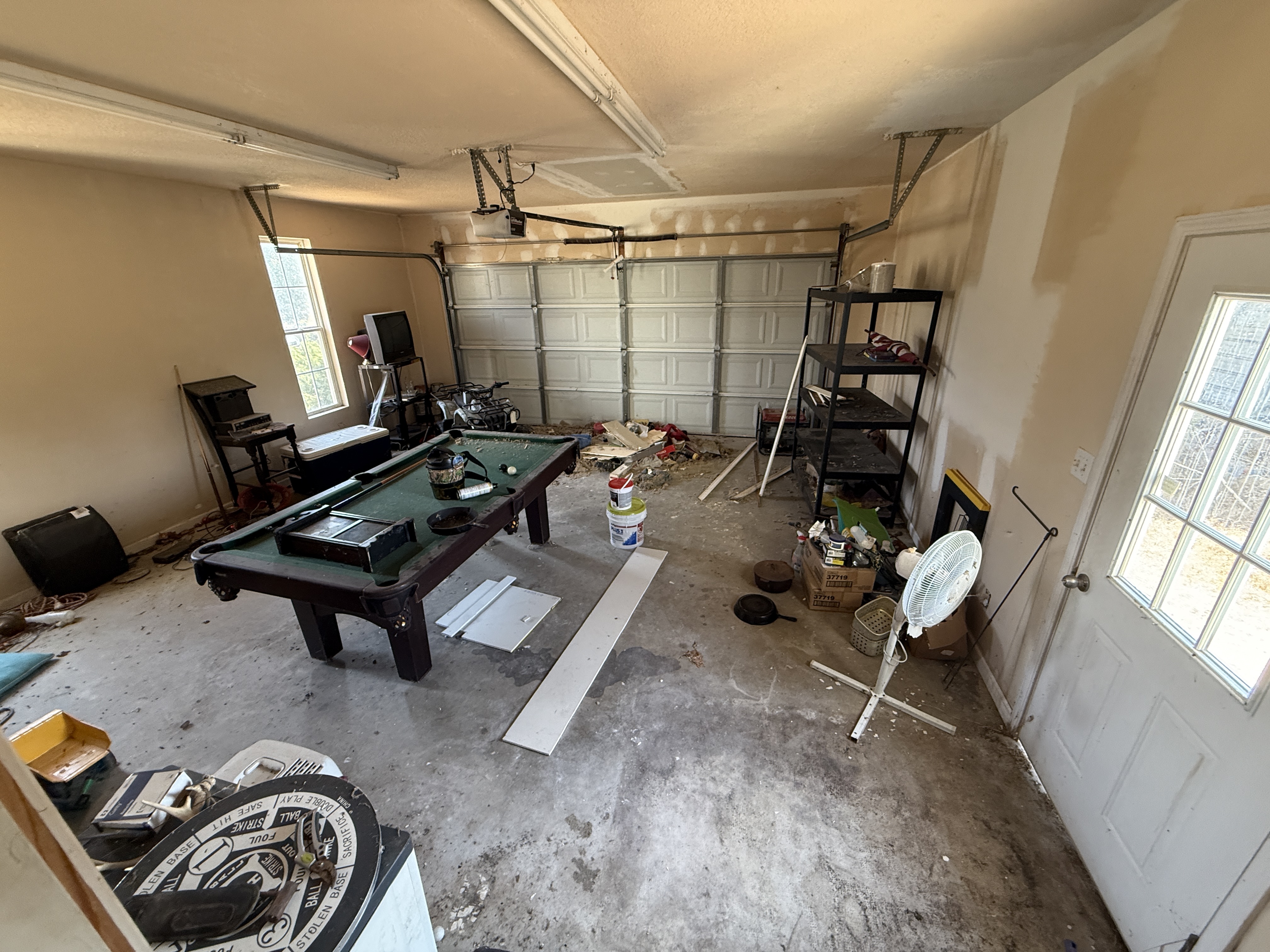 Real Estate & Personal Property Auction Image