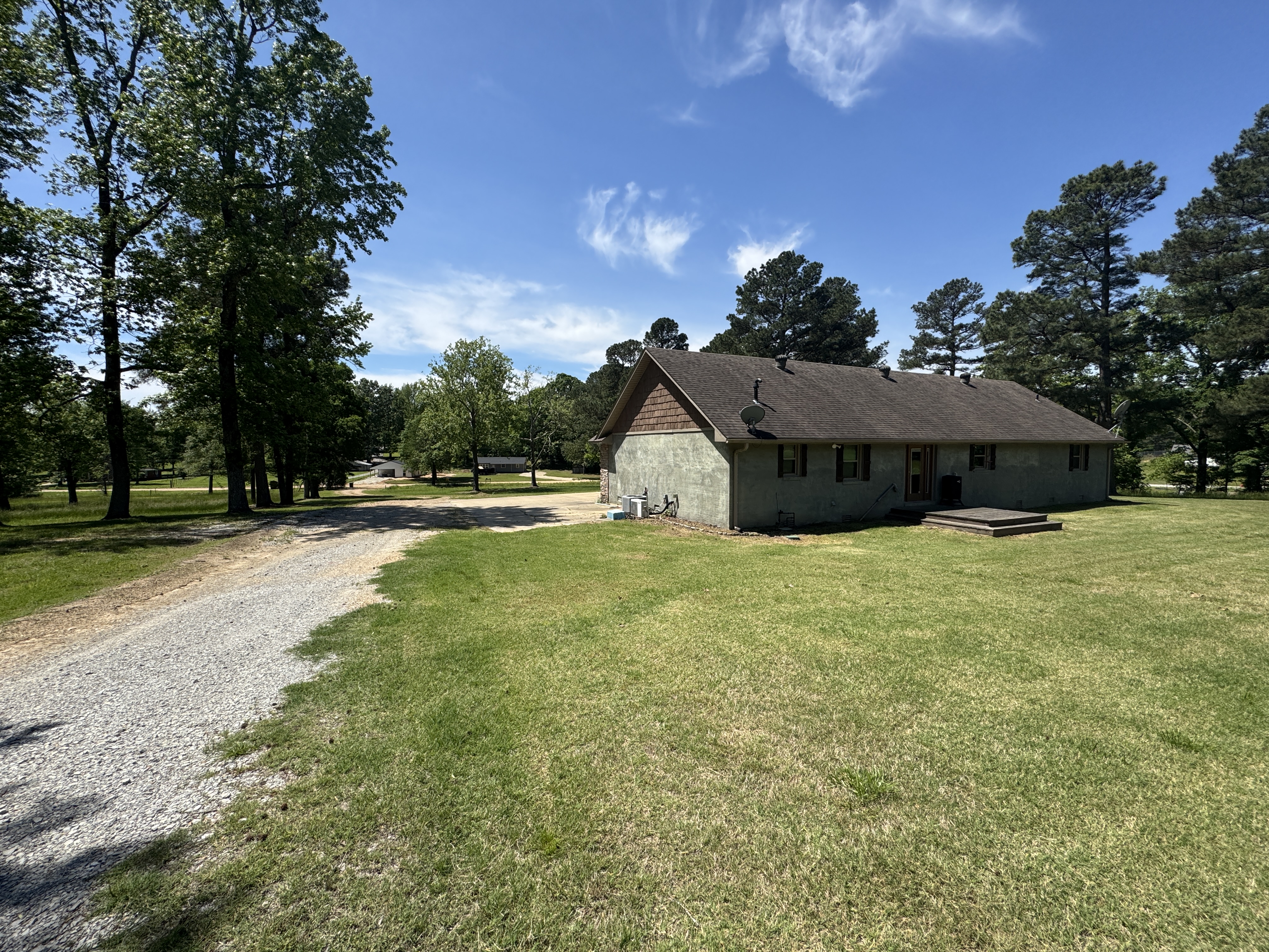 Real Estate & Personal Property Auction Image