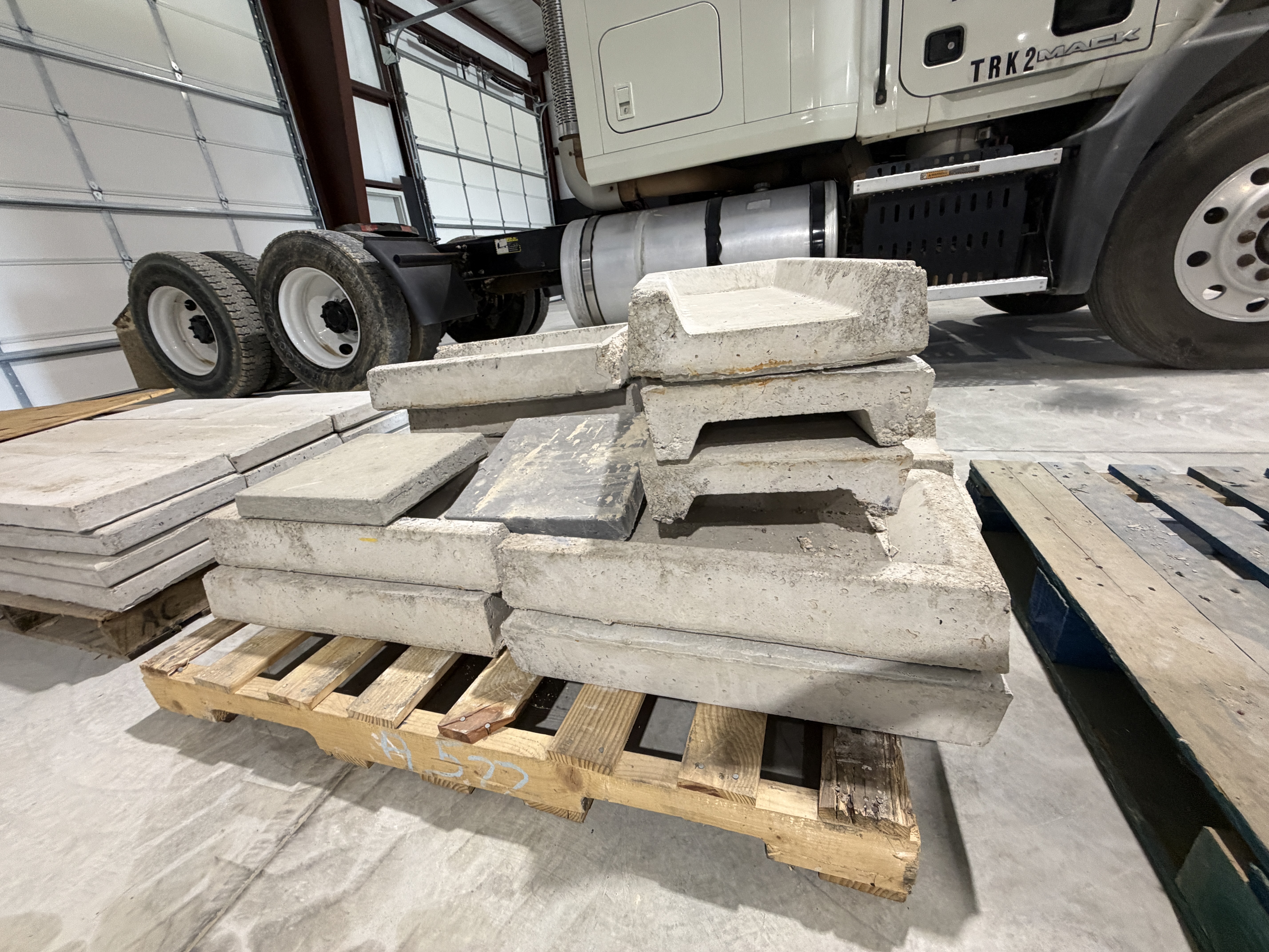 M&M Concrete Surplus Equipment Auction Image