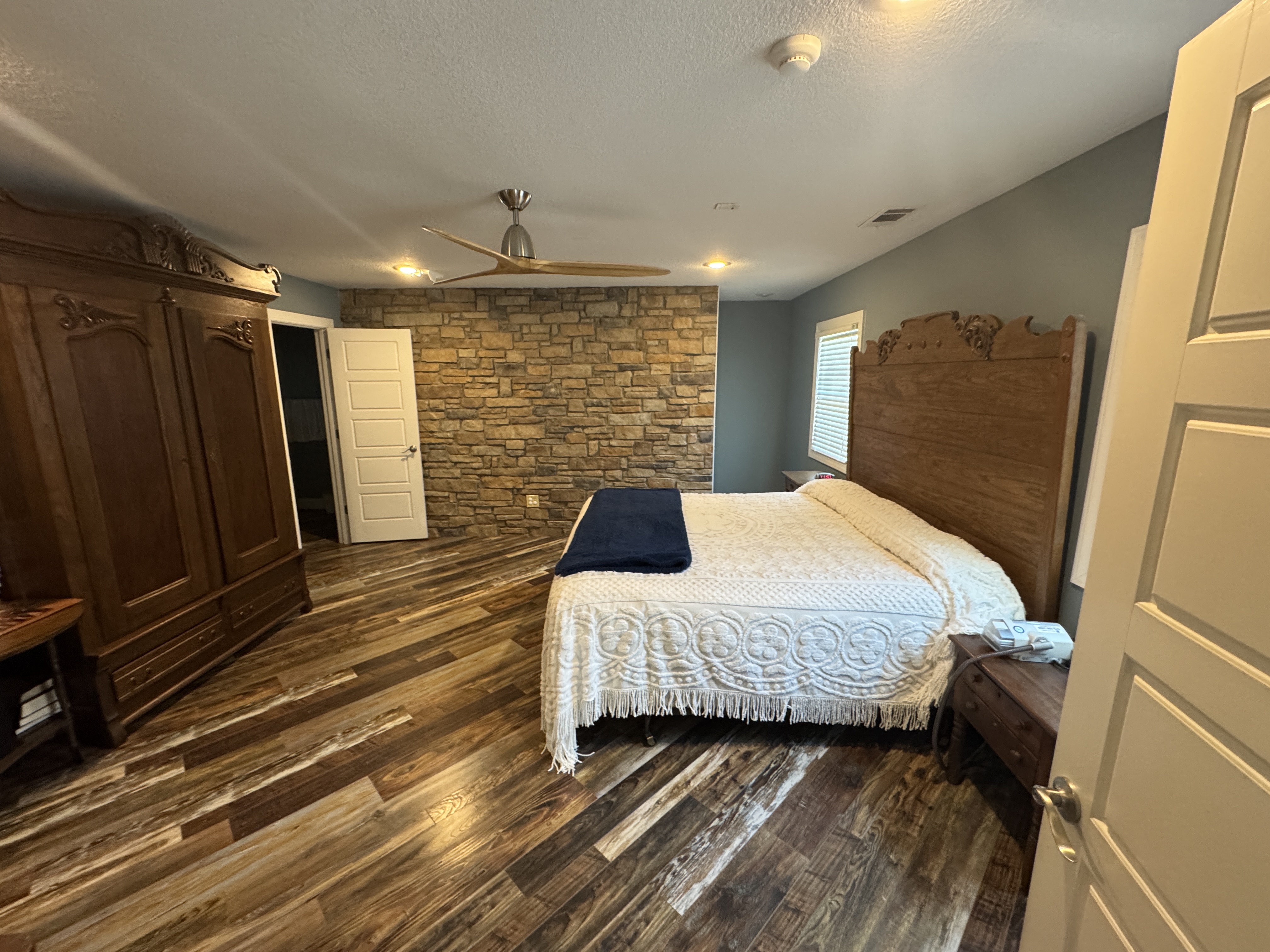 Real Estate & Personal Property Auction Image