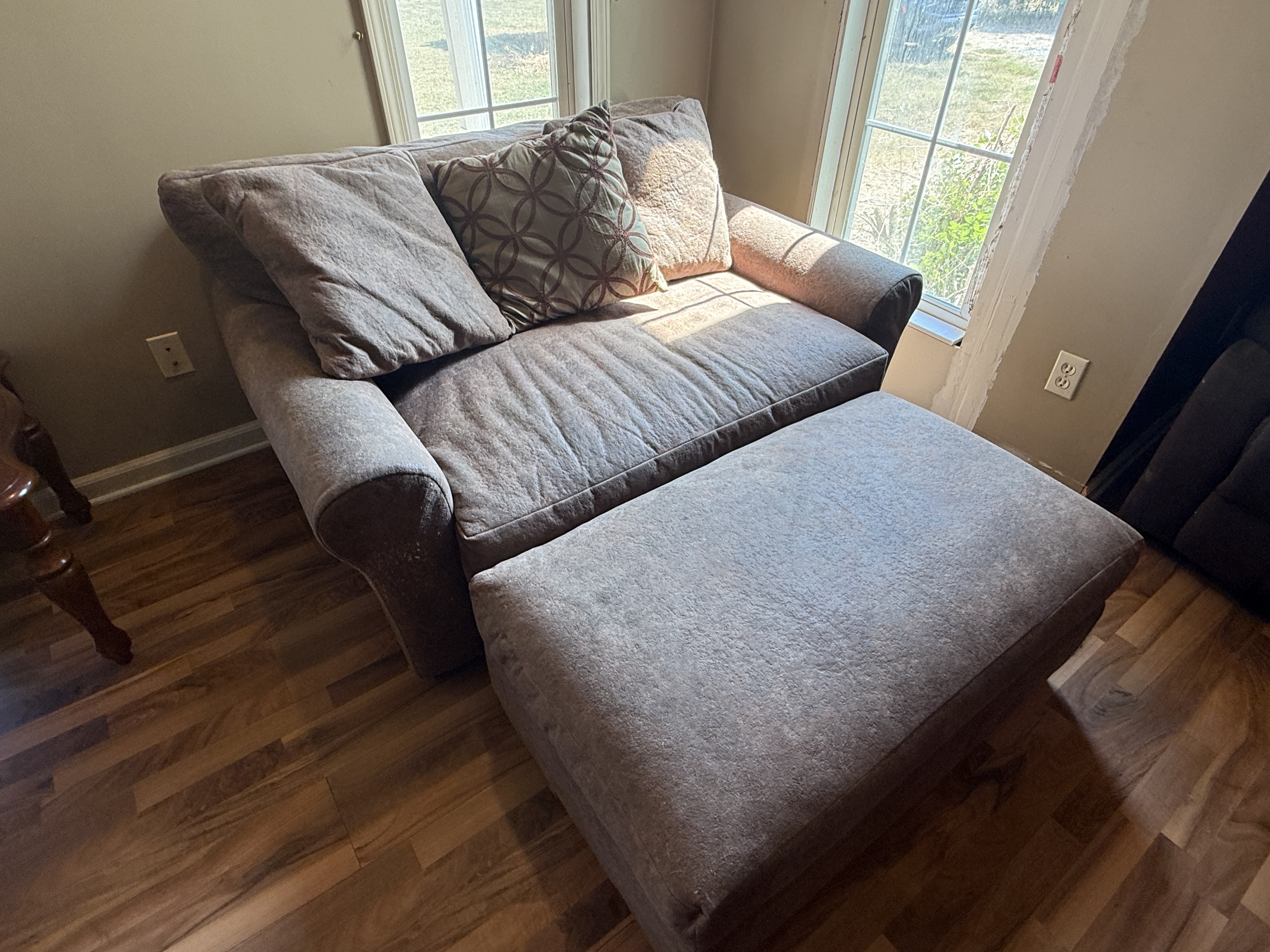 Real Estate & Personal Property Auction Image