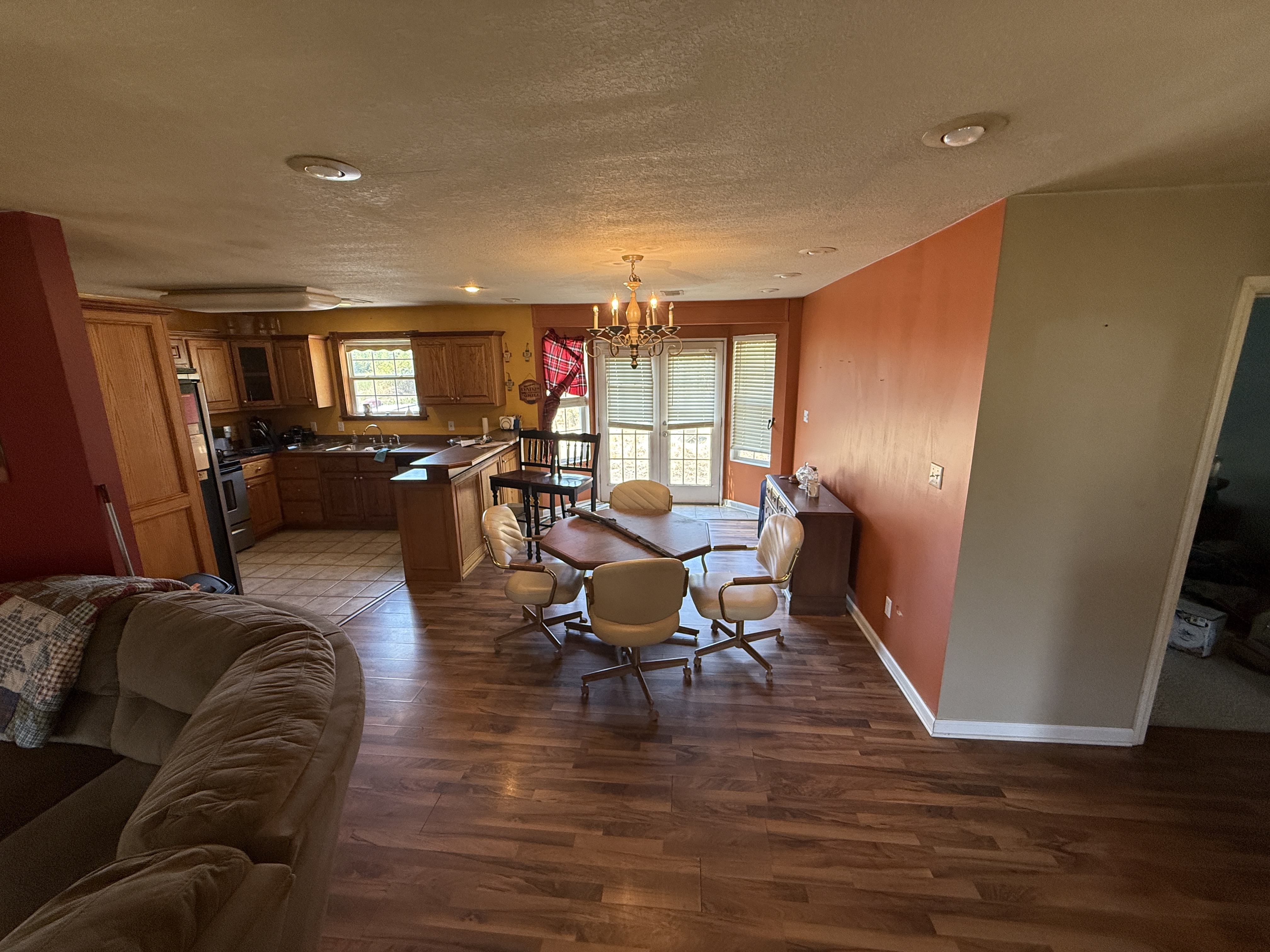 Real Estate & Personal Property Auction Image