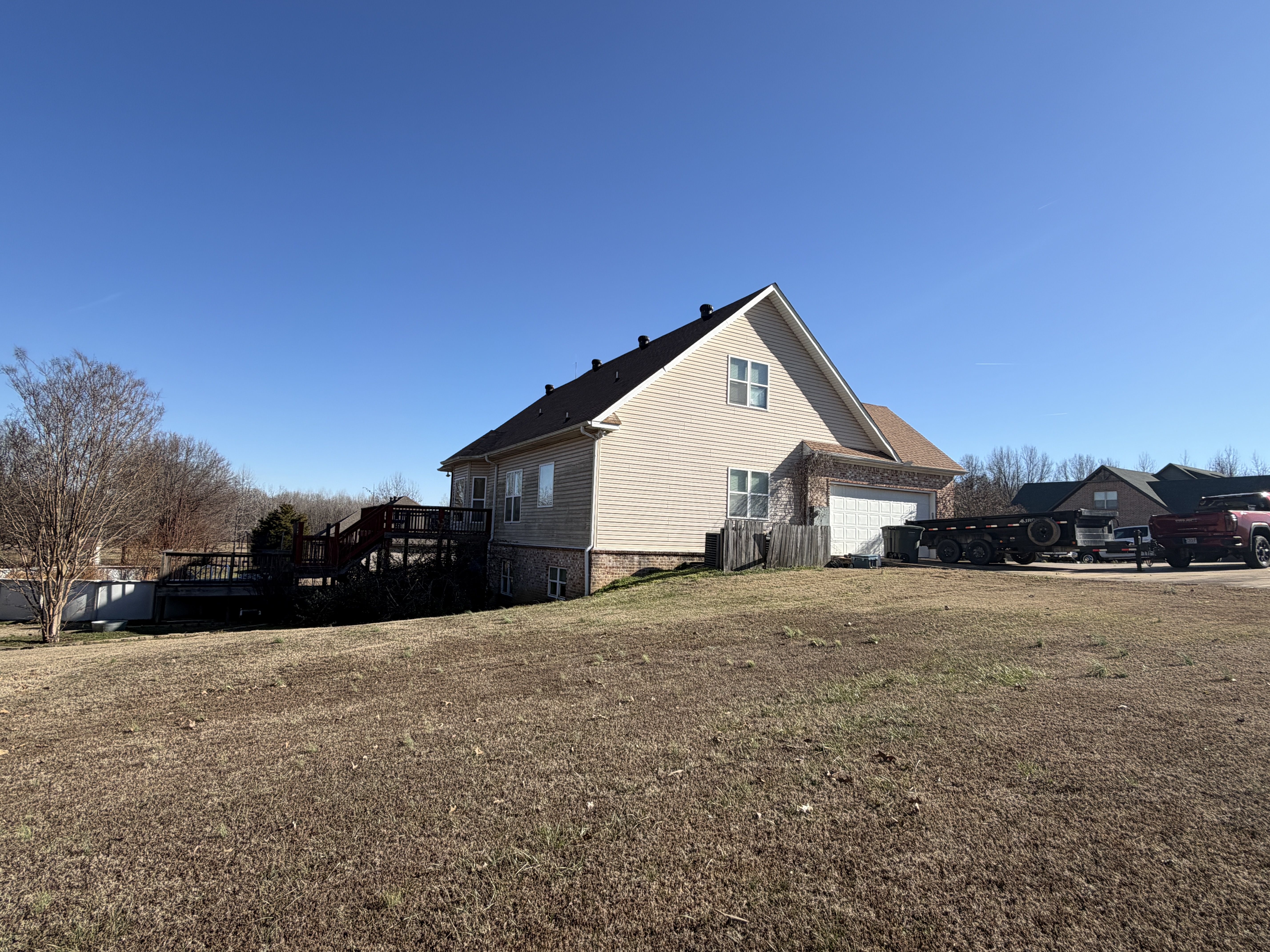 Real Estate & Personal Property Auction Image