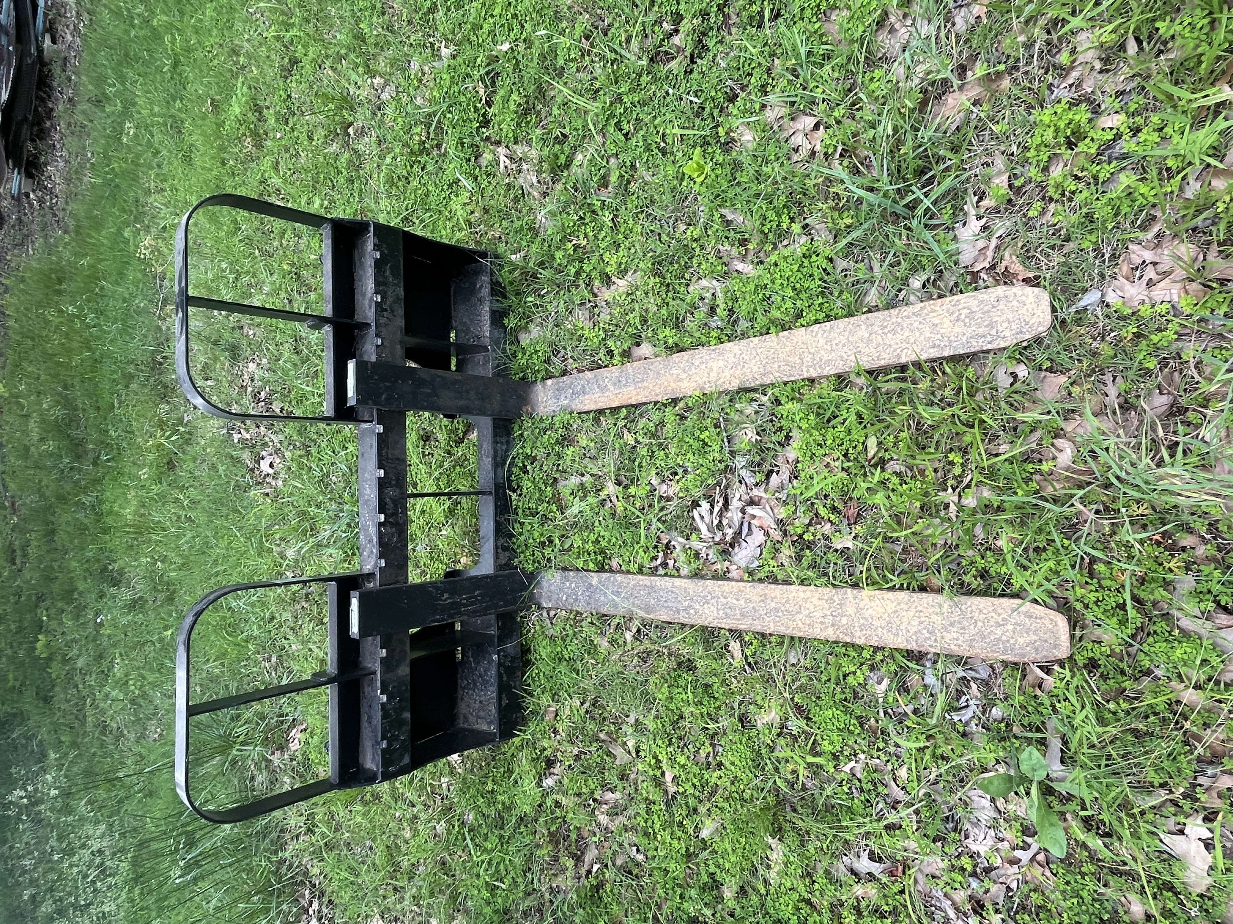 Real Estate & Personal Property Auction Image