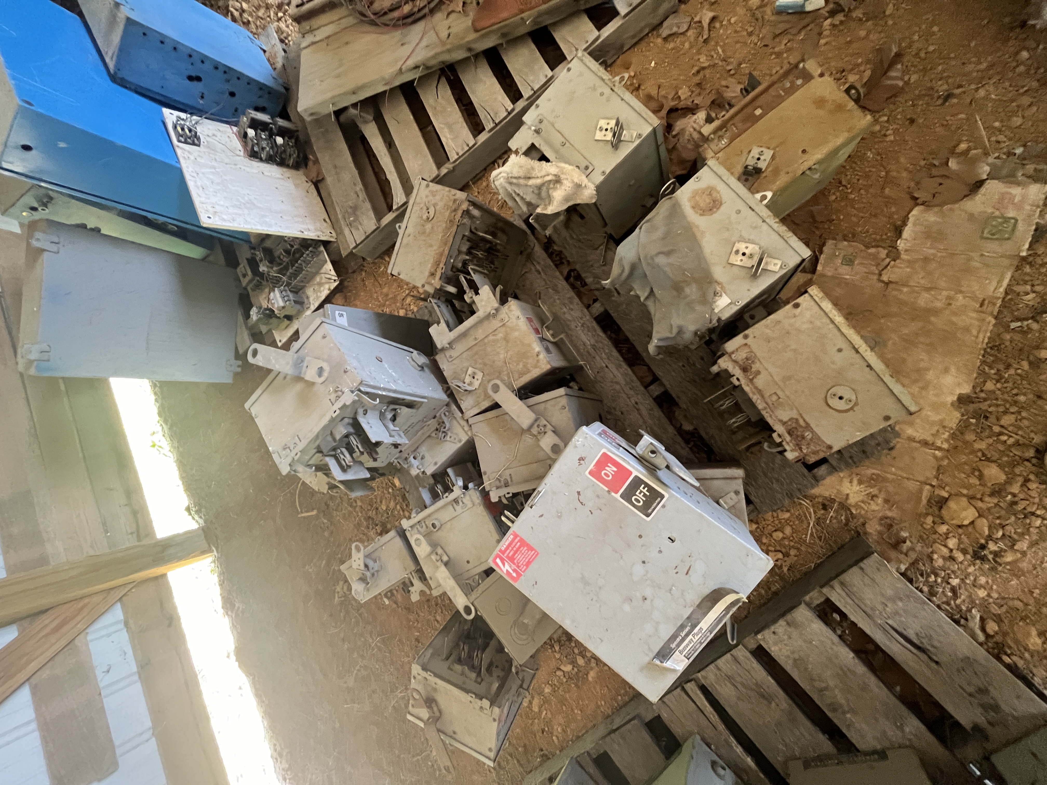 Real Estate & Personal Property Auction Image