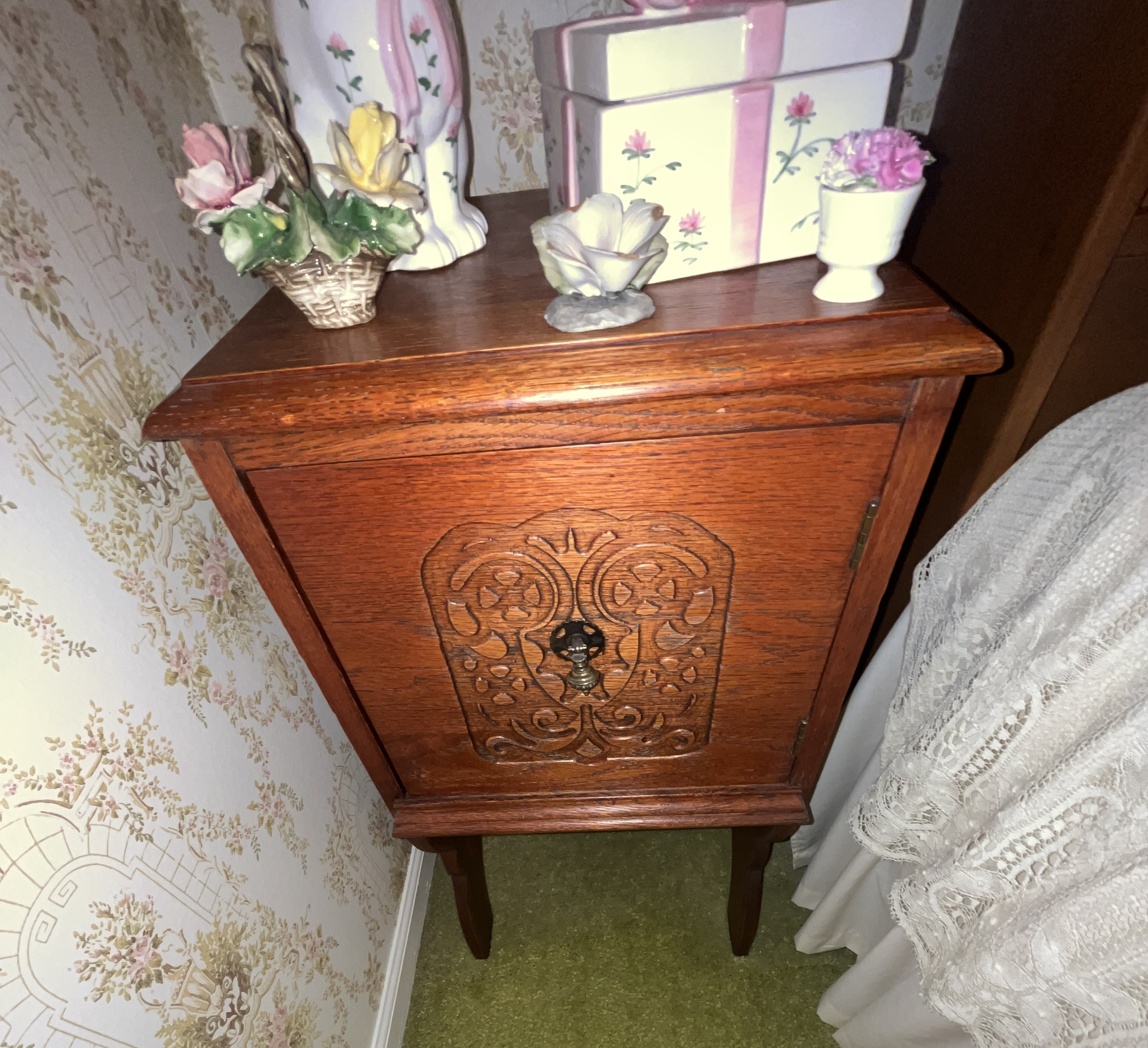 Estate Auction Image