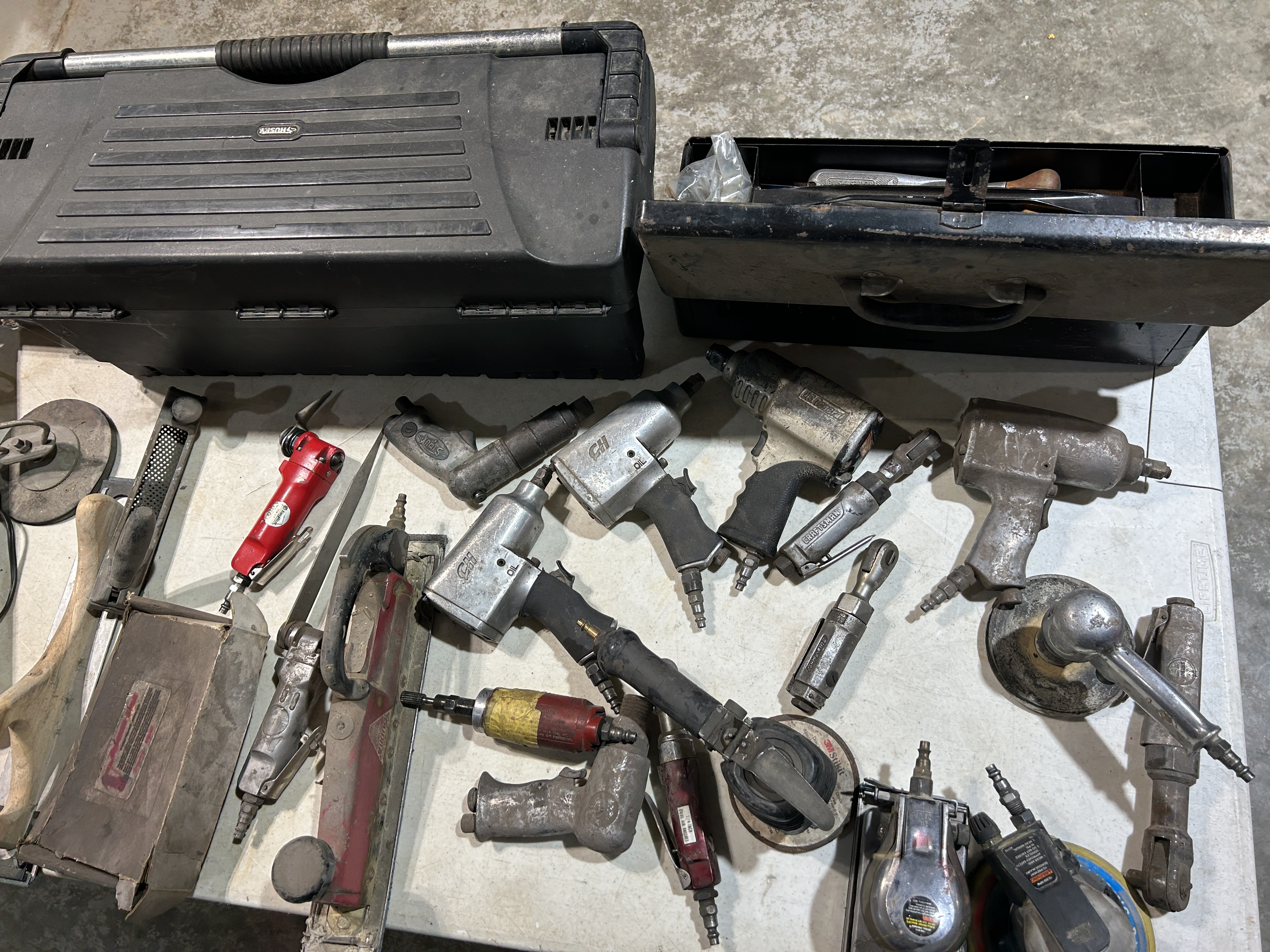 Estates of Gun & Bayonet Collection and Tools Image