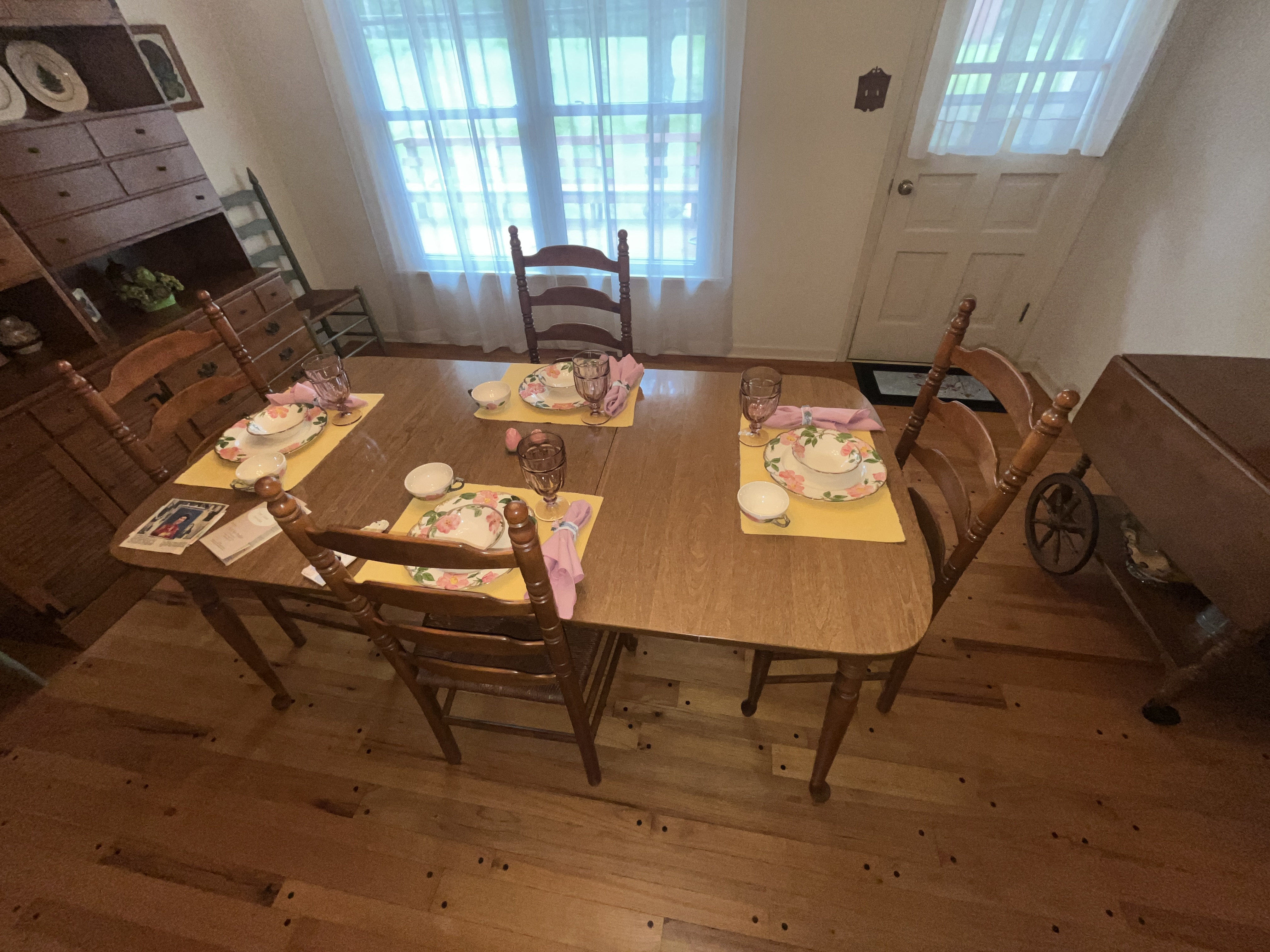 Estate Auction Image