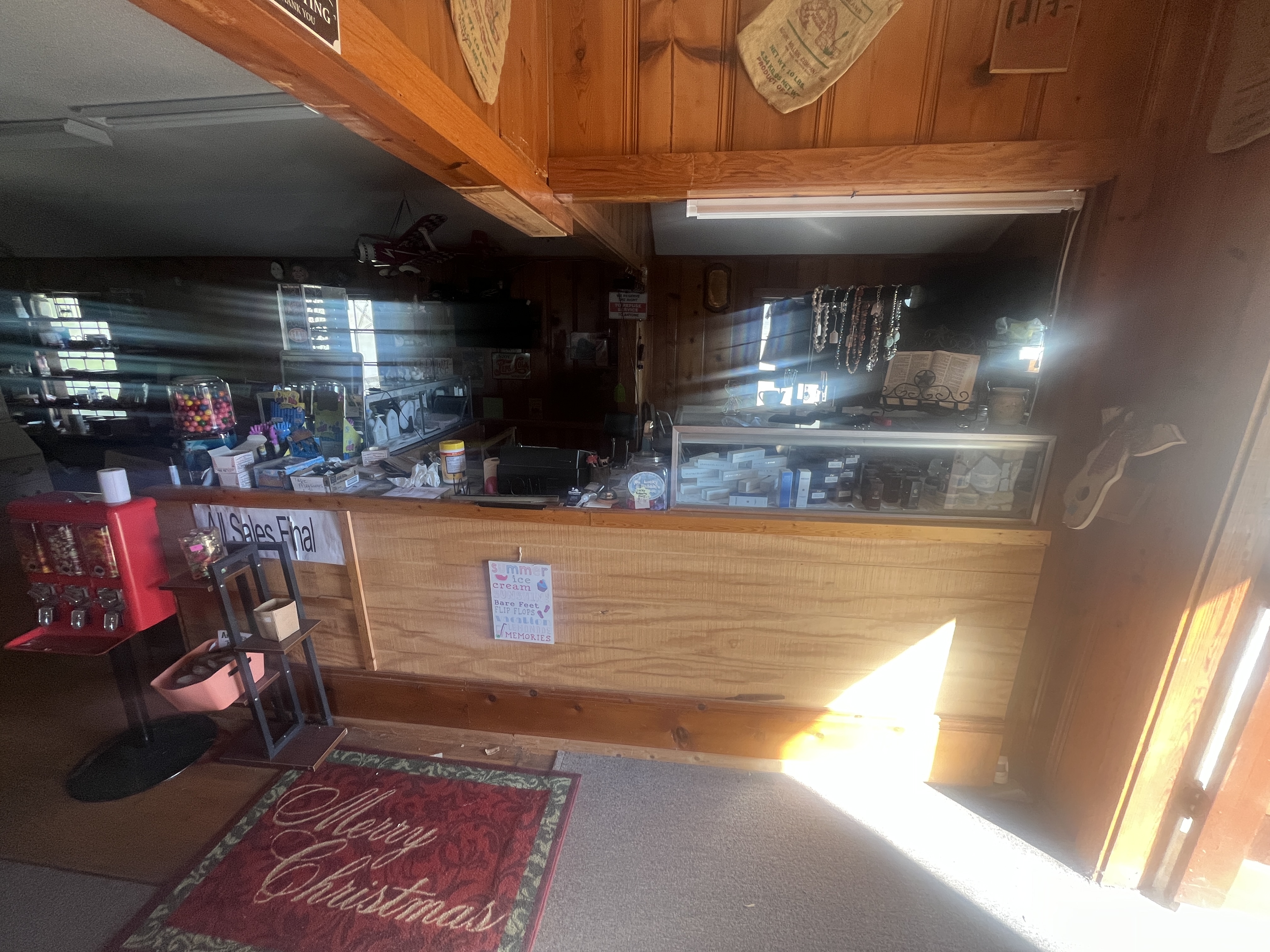 Real Estate & Retail Business Liquidation Image