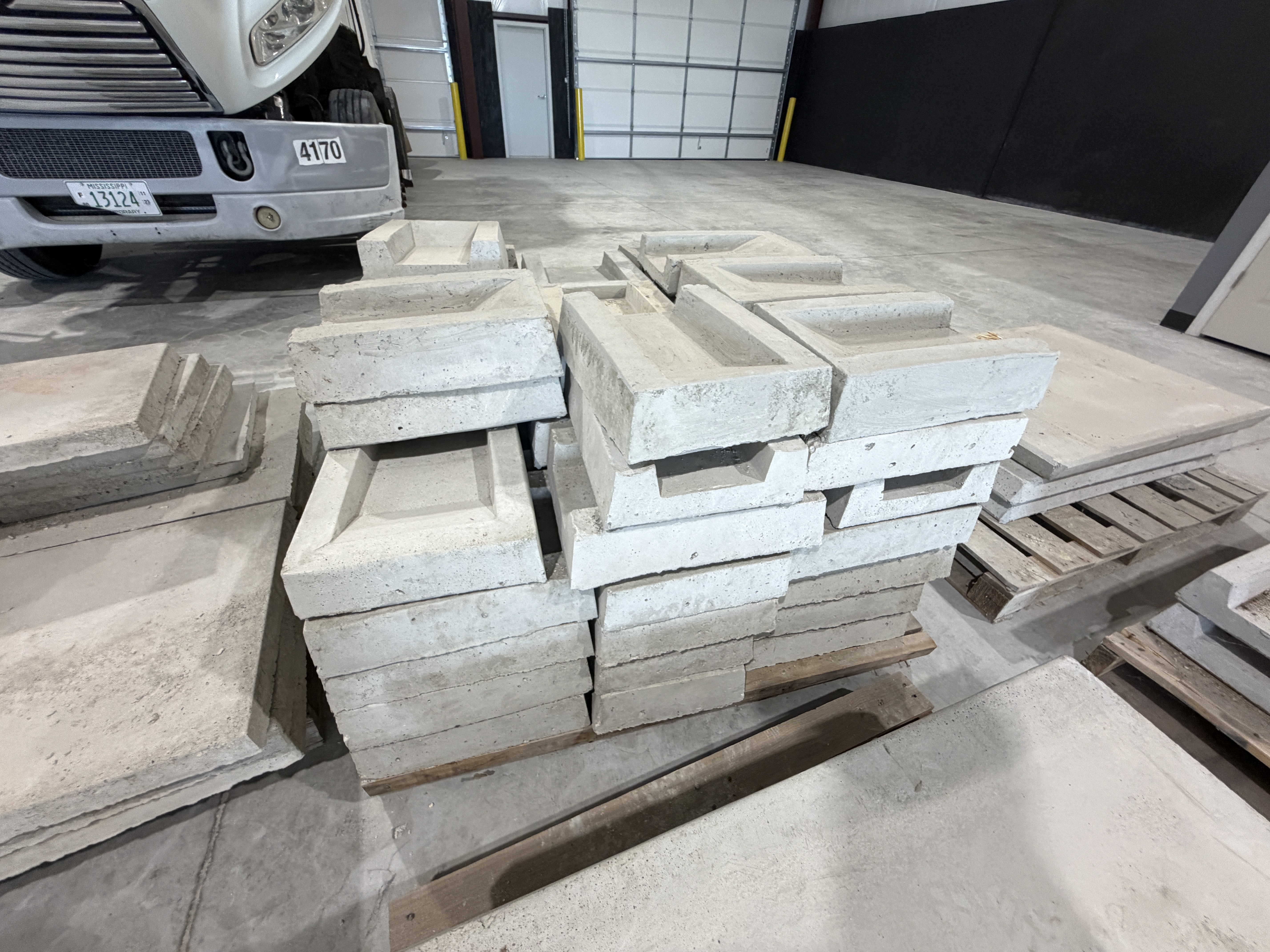 M&M Concrete Surplus Equipment Auction Image