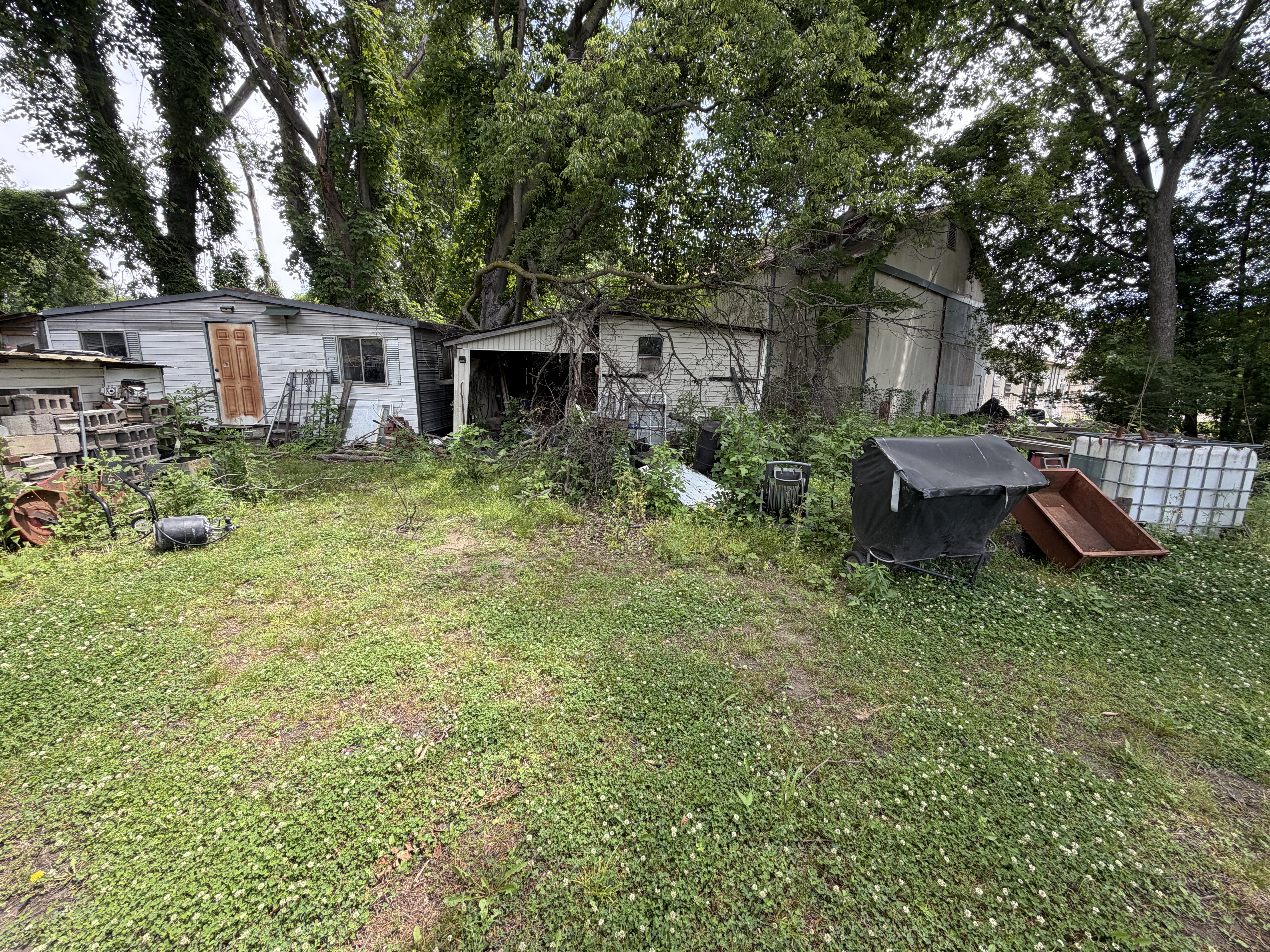Real Estate & Personal Property Auction Image