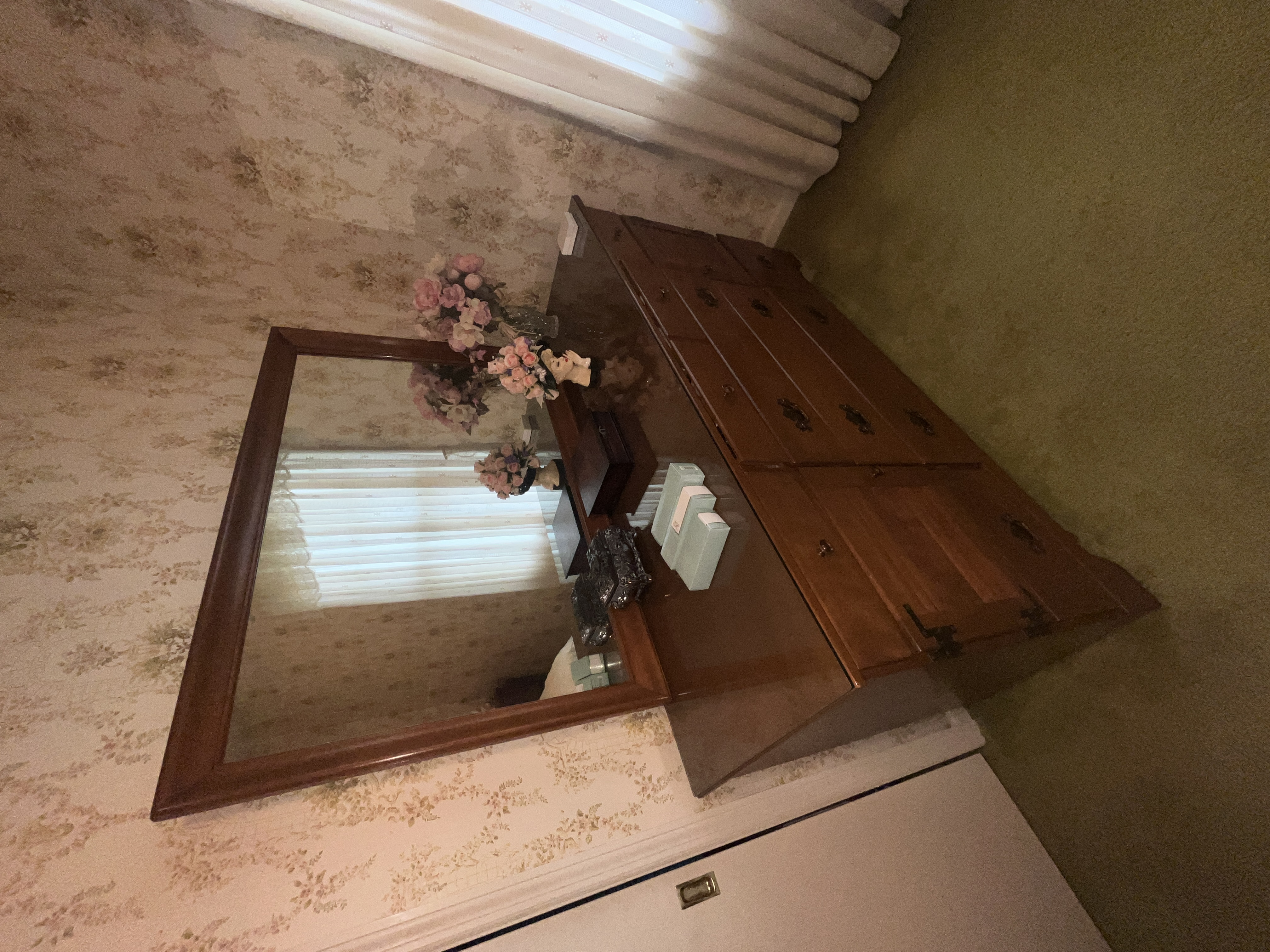 Estate Auction Image