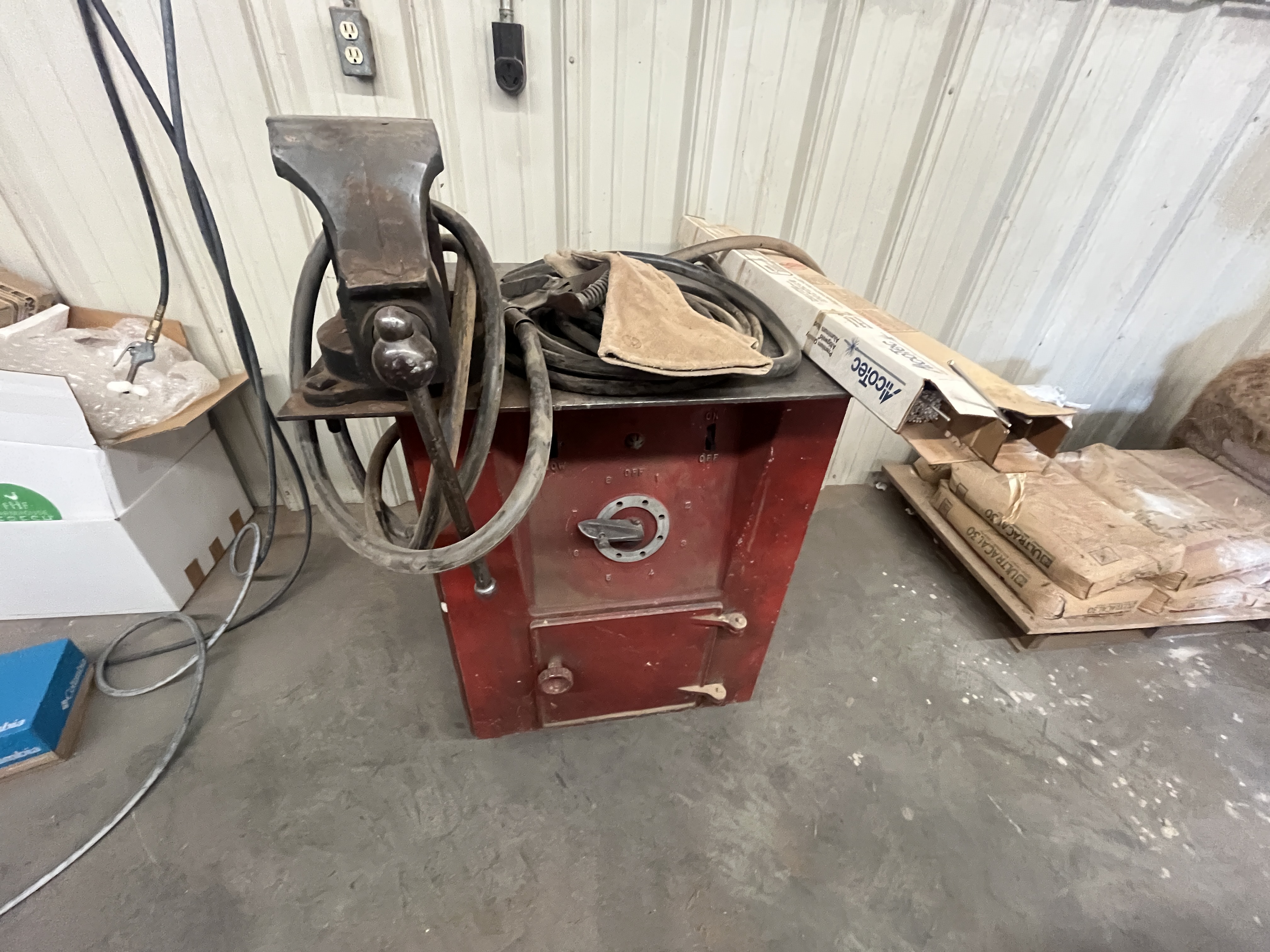 Machine Shop Auction, Kroeter Inc. Image