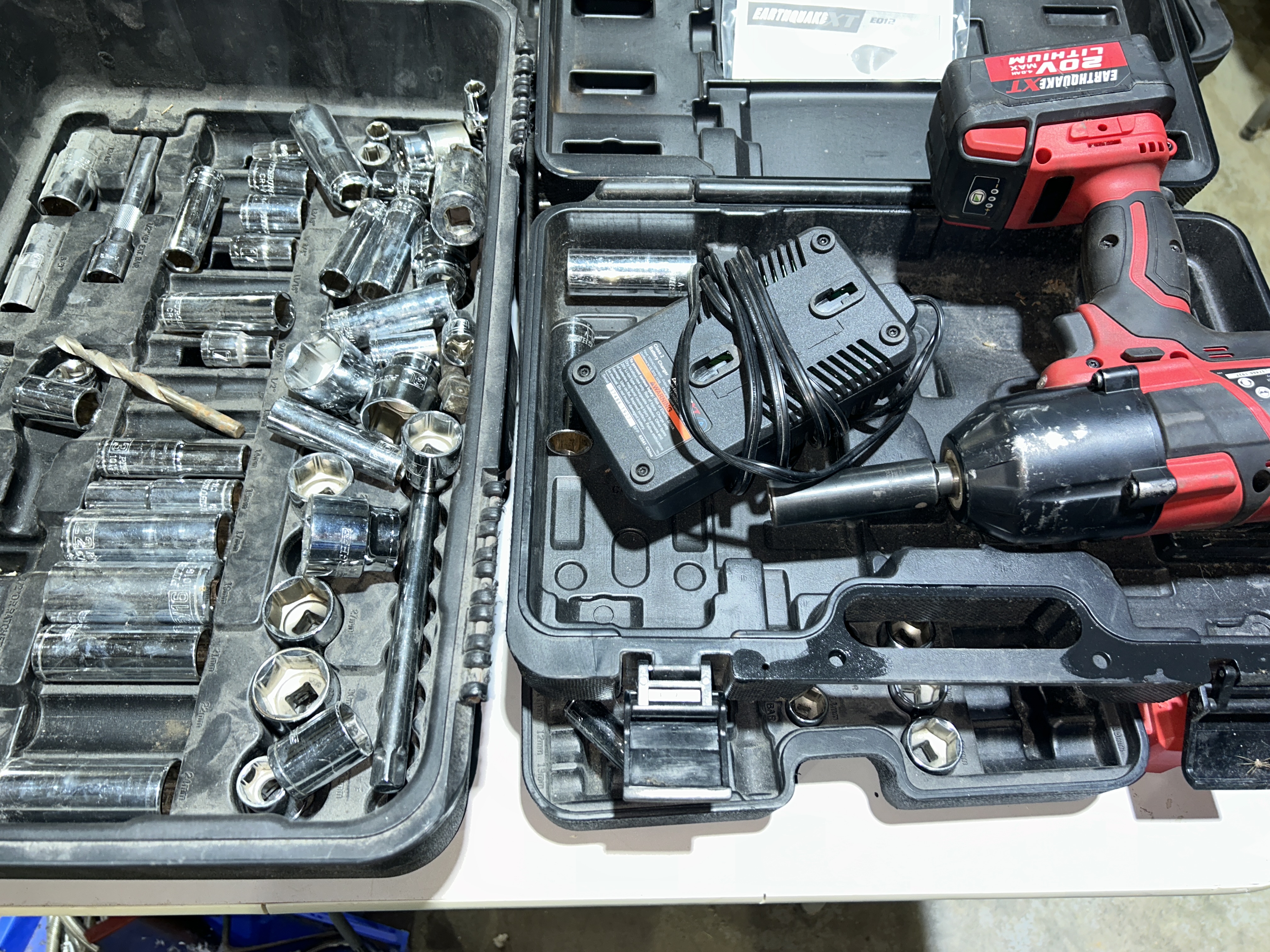 Estates of Gun & Bayonet Collection and Tools Image