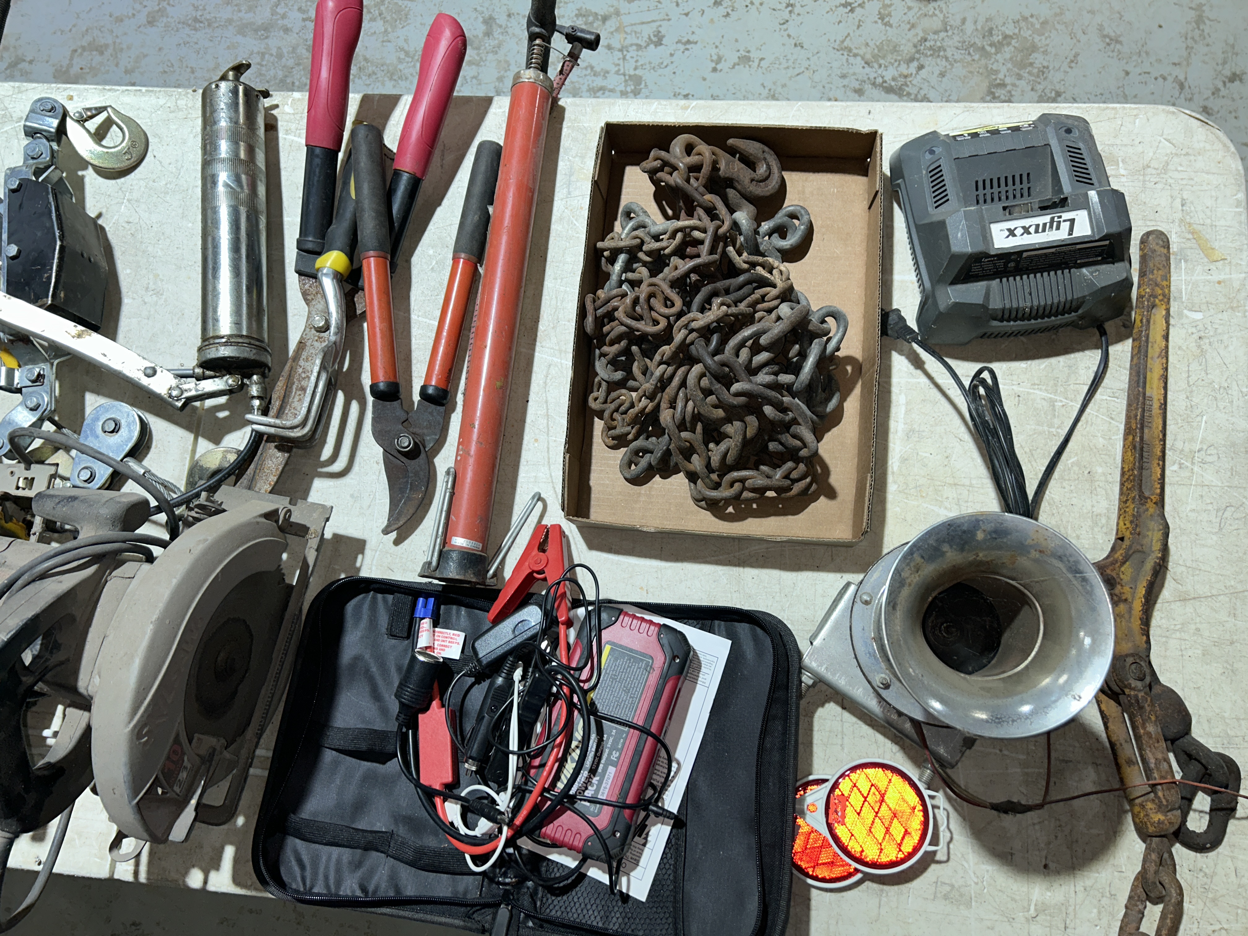 Estates of Gun & Bayonet Collection and Tools Image