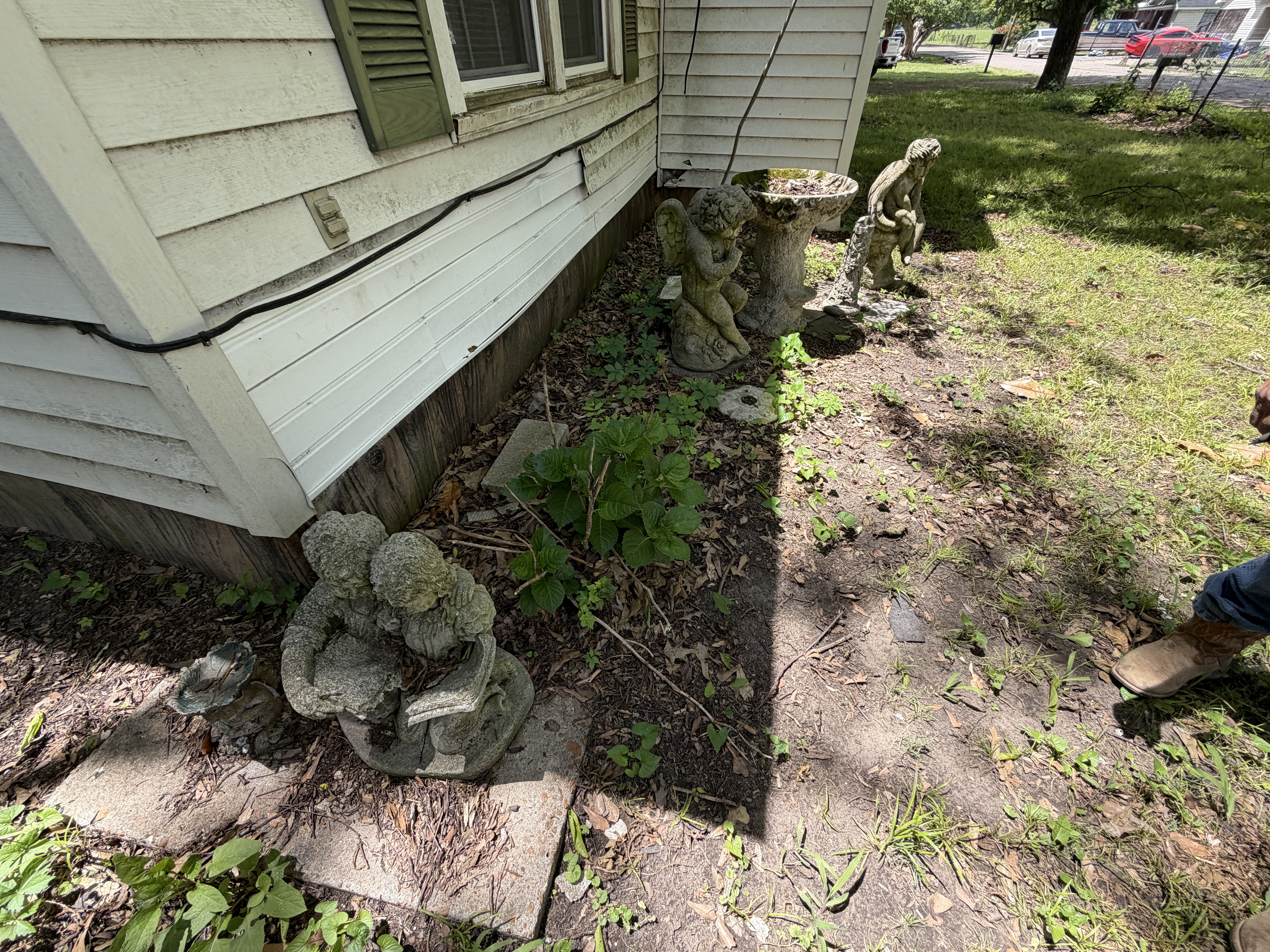 Real Estate & Personal Property Auction Image