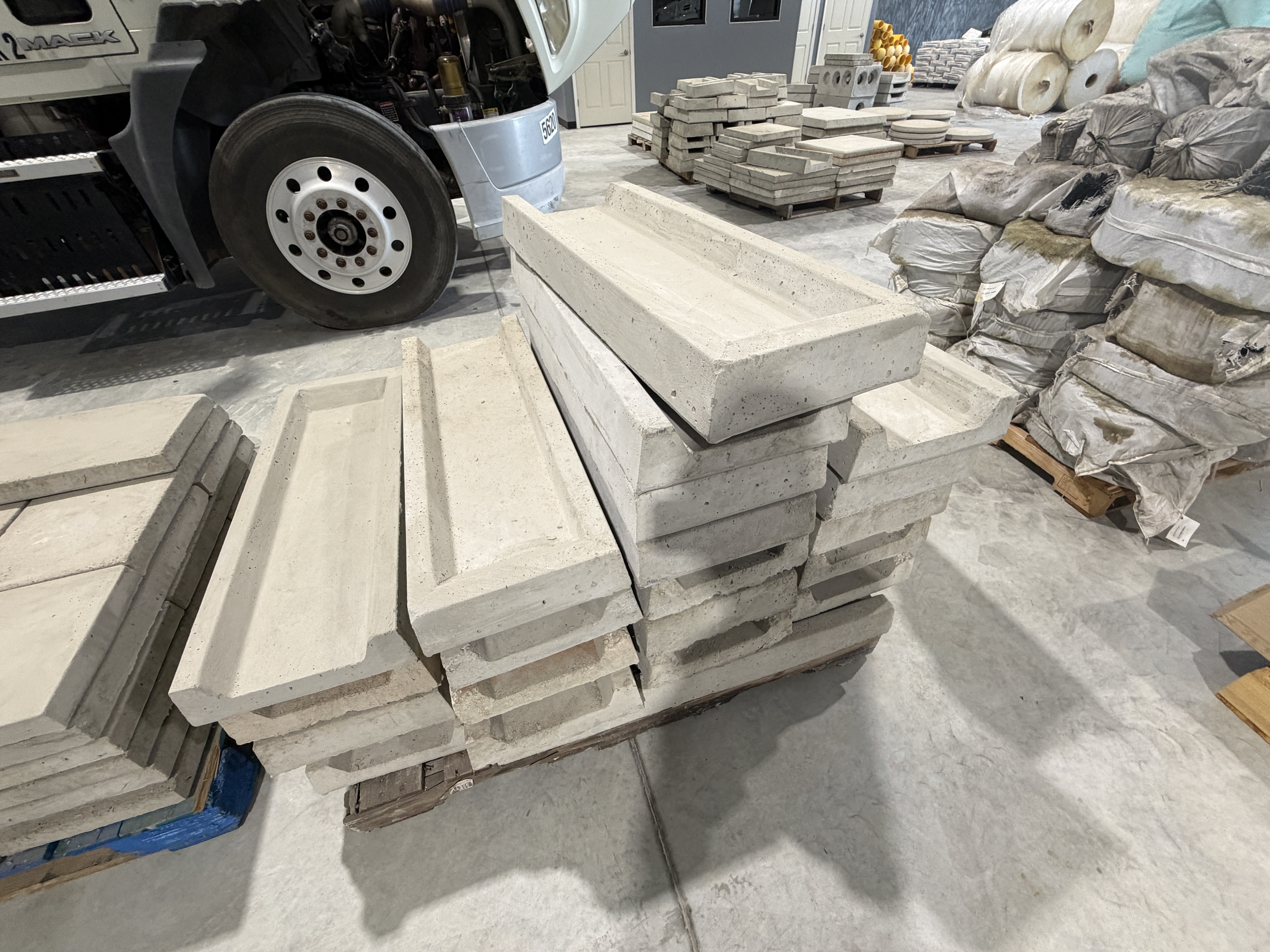 M&M Concrete Surplus Equipment Auction Image