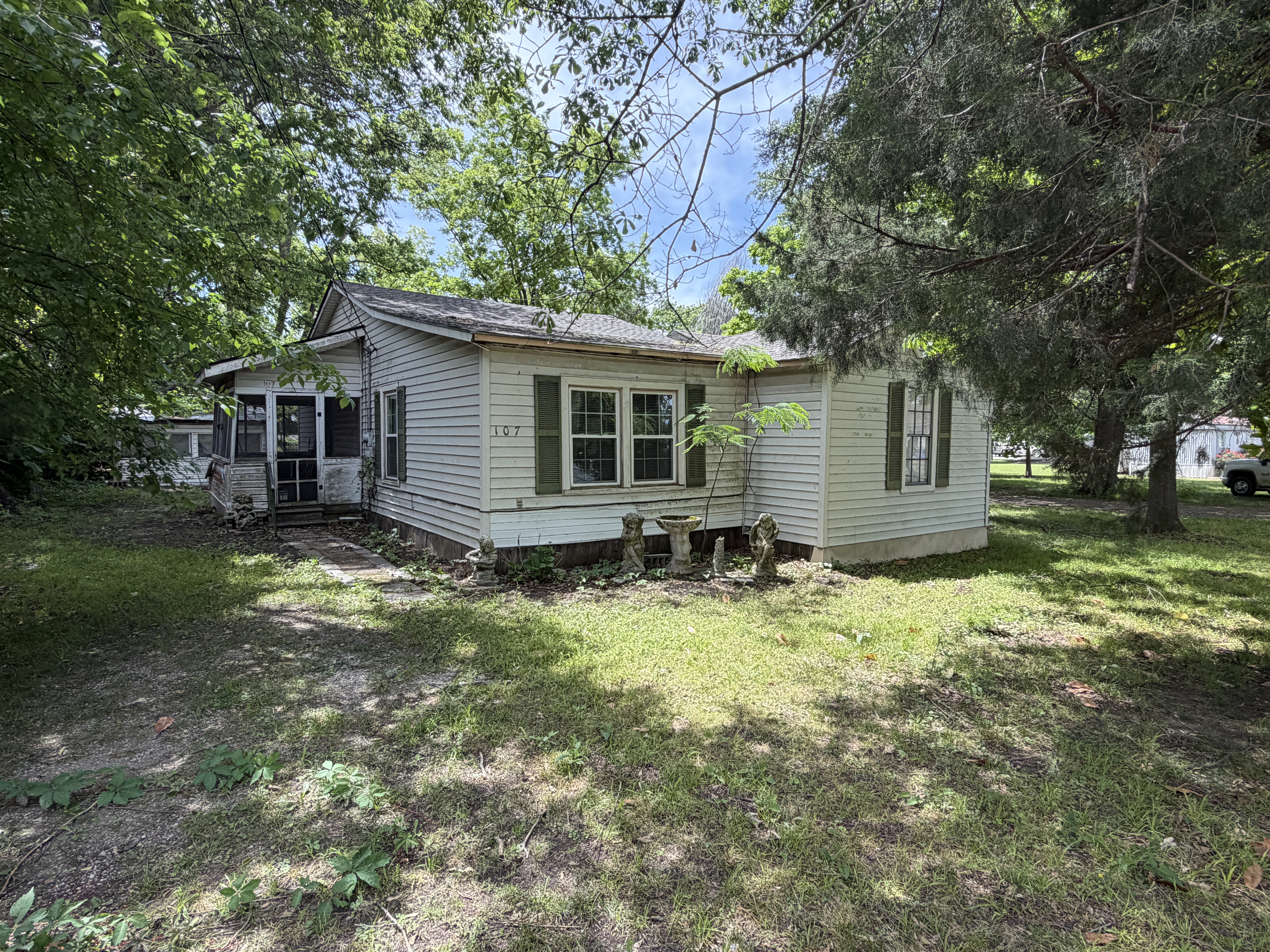 Real Estate & Personal Property Auction Image