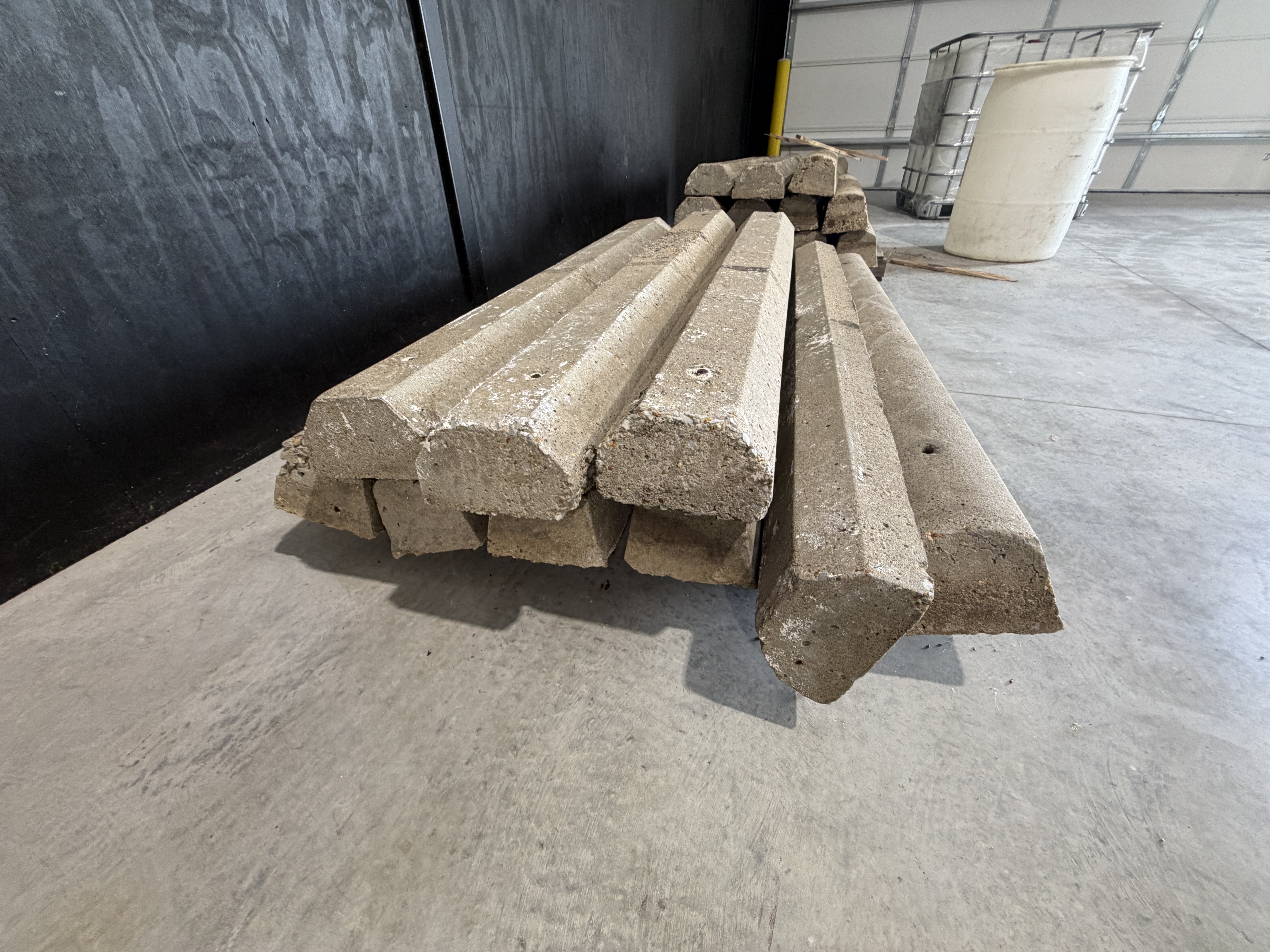 M&M Concrete Surplus Equipment Auction Image