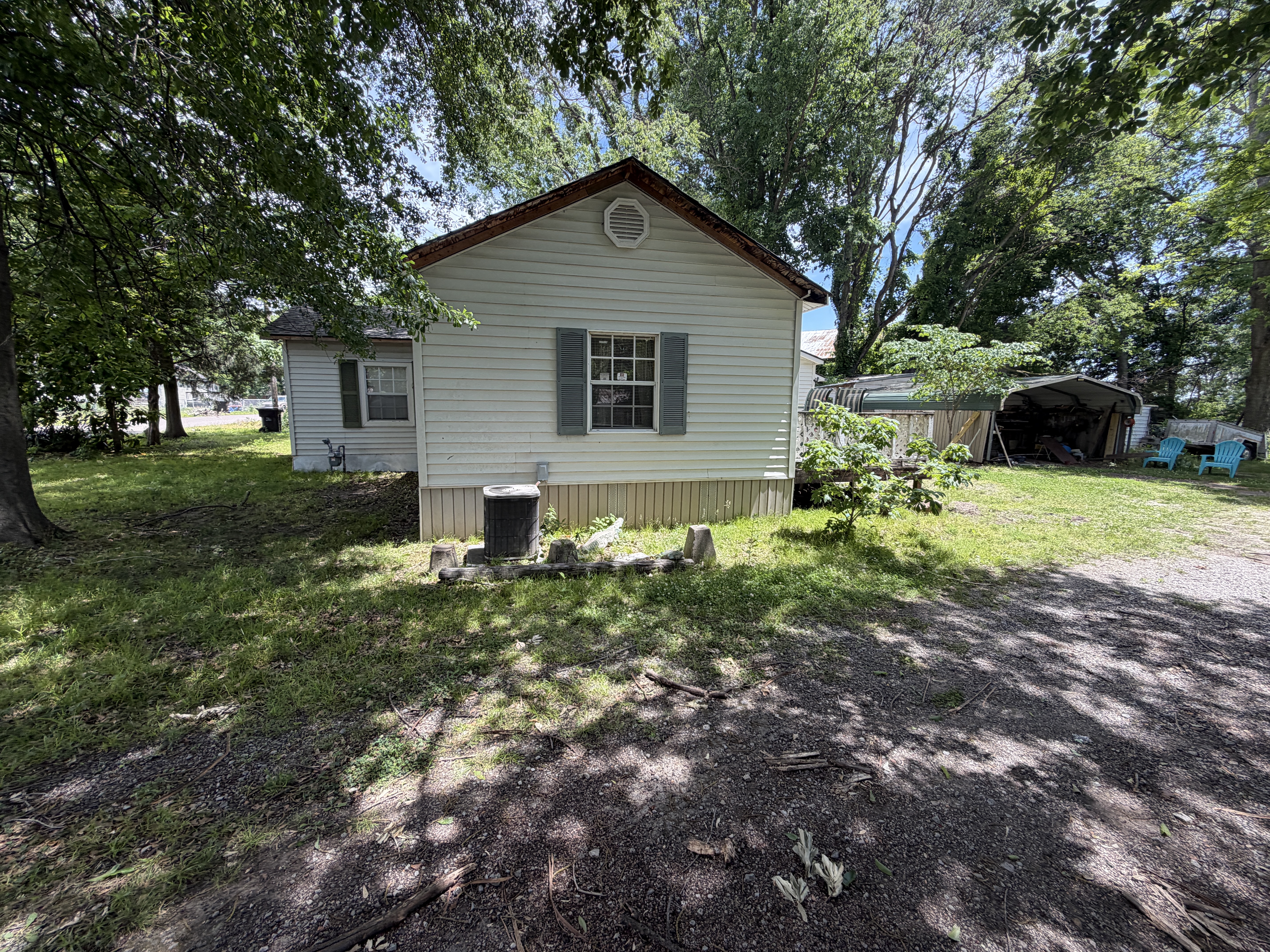 Real Estate & Personal Property Auction Image