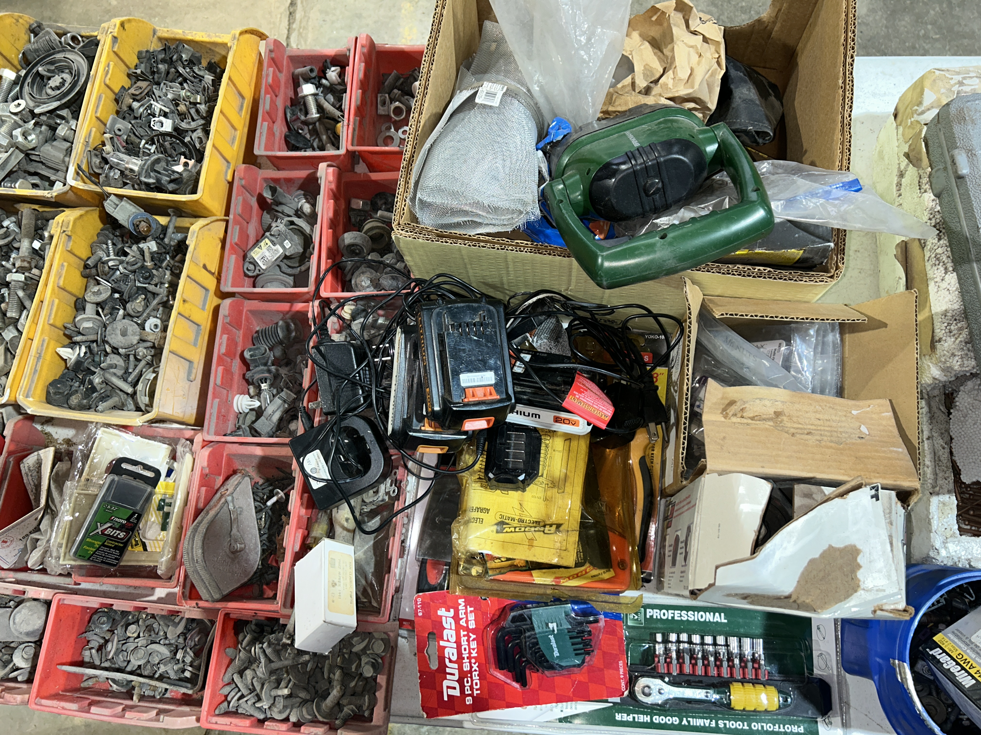 Estates of Gun & Bayonet Collection and Tools Image