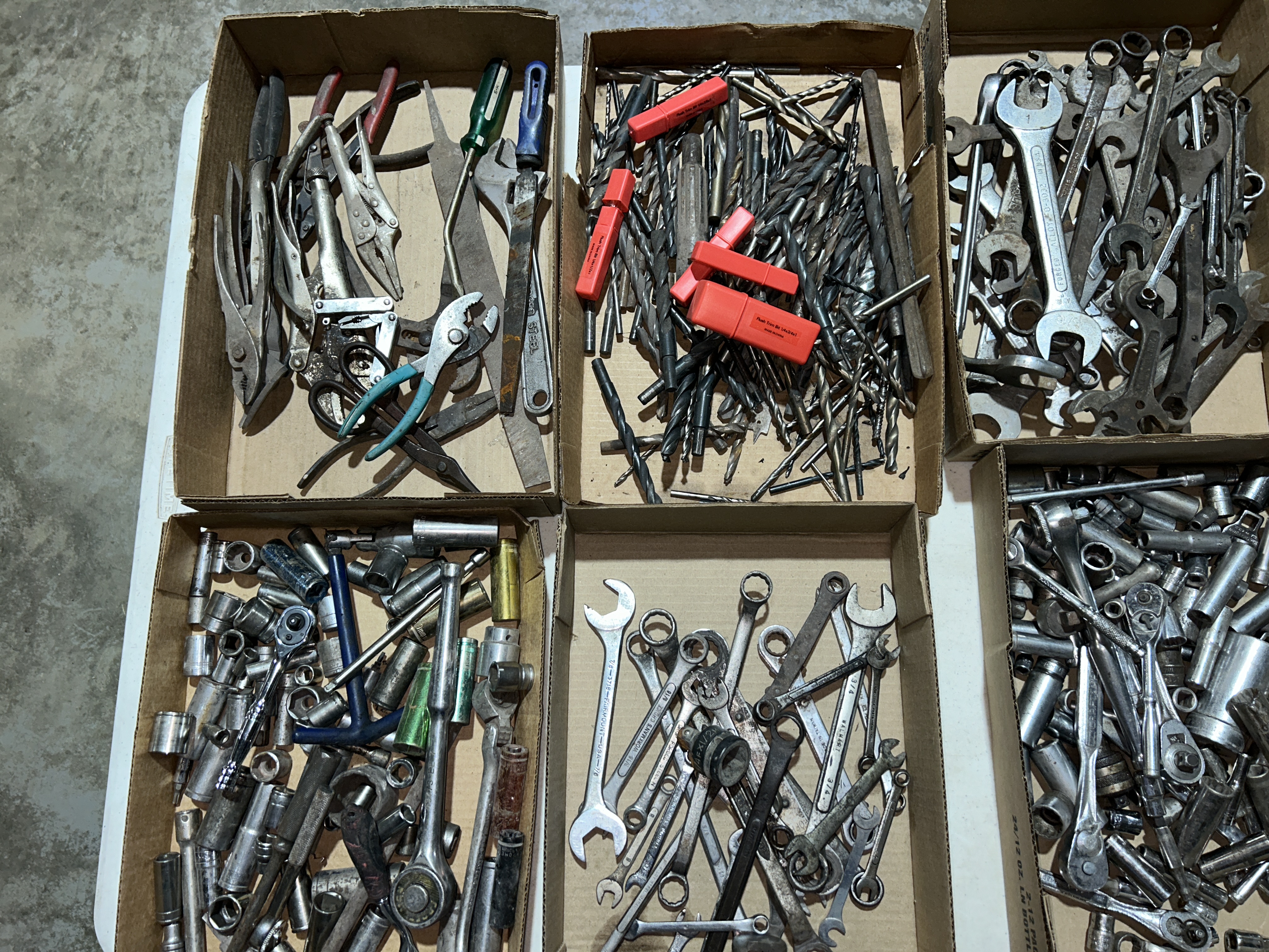 Estates of Gun & Bayonet Collection and Tools Image