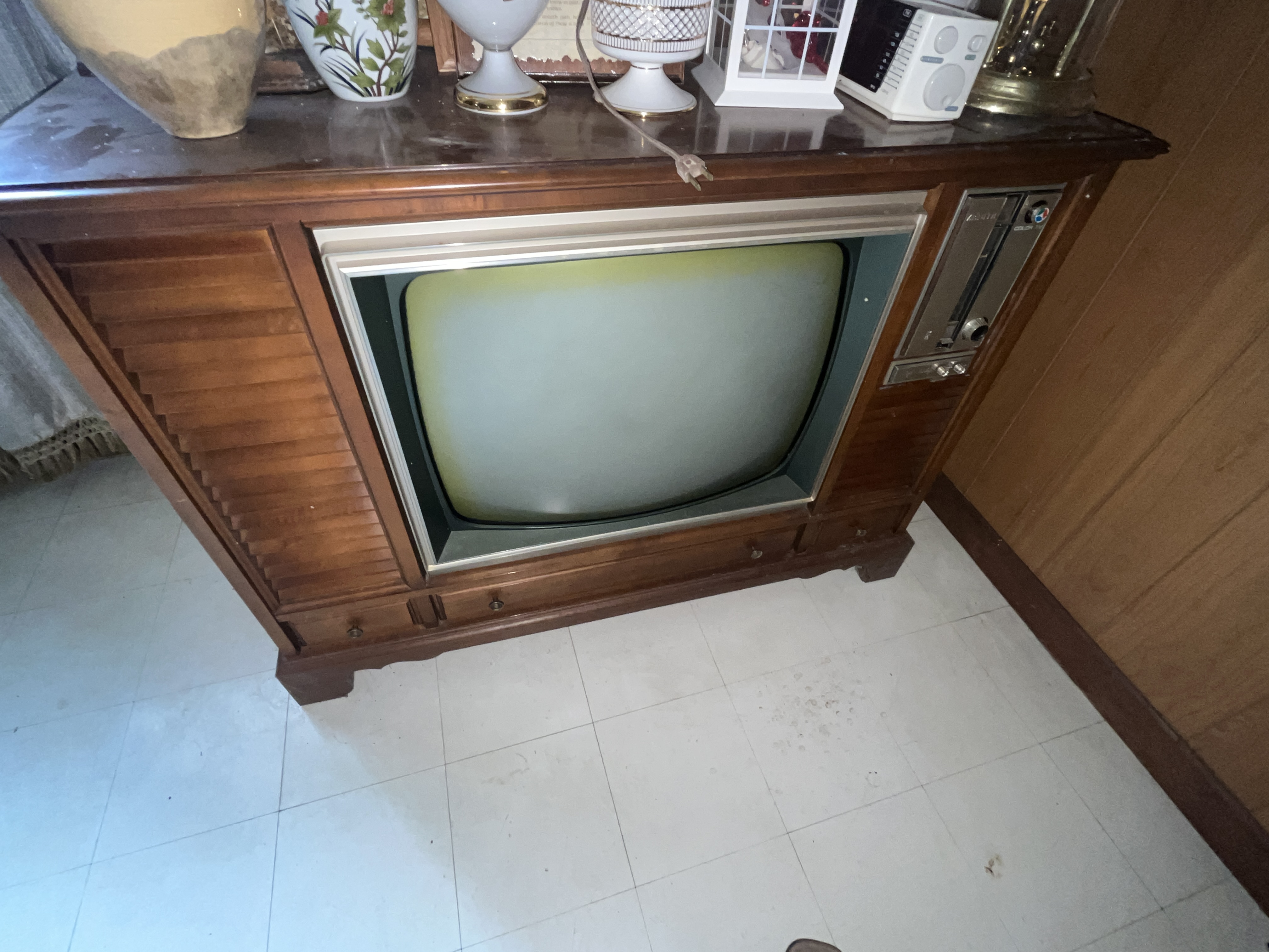 Estate Auction Image