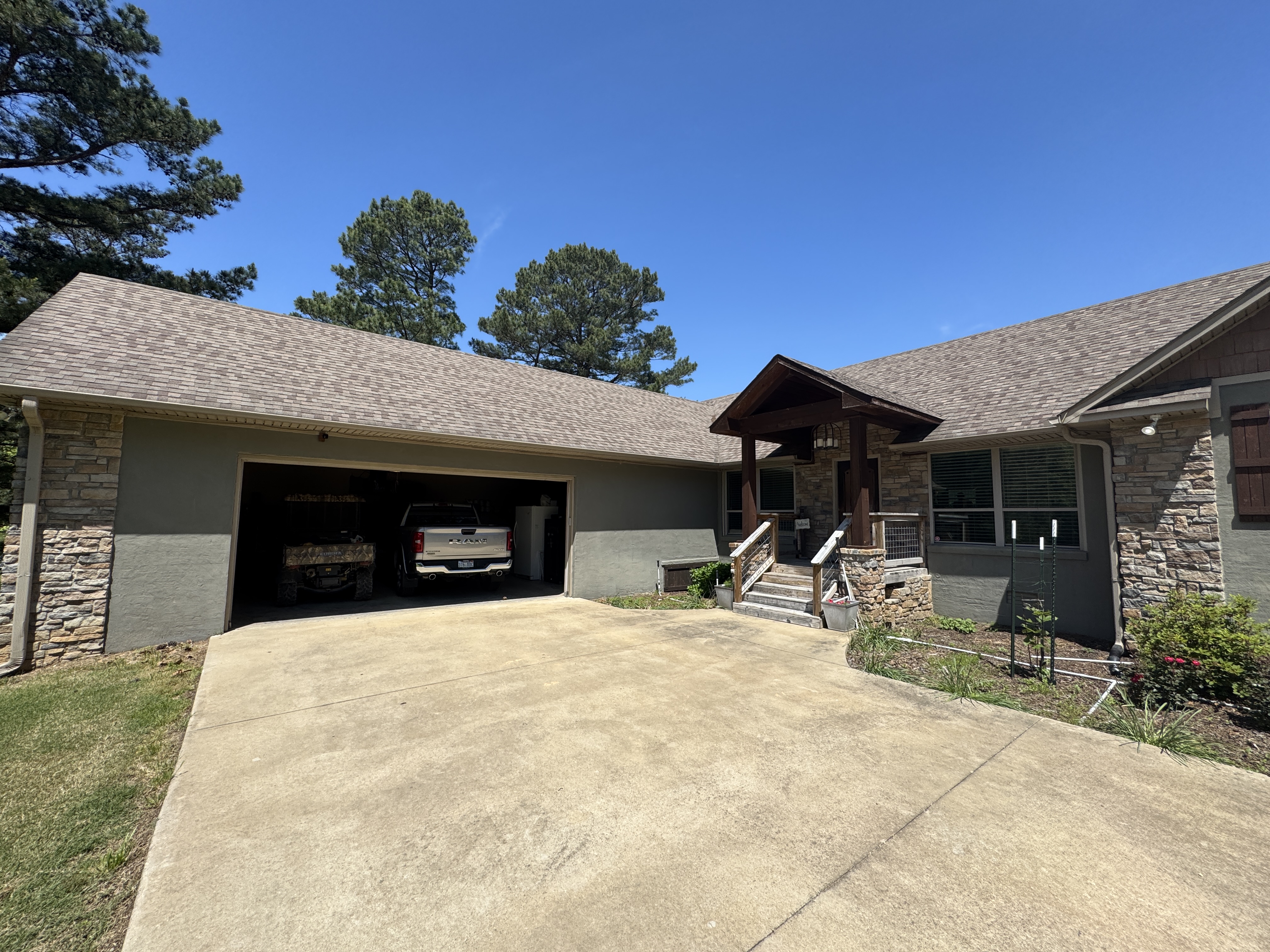 Real Estate & Personal Property Auction Image