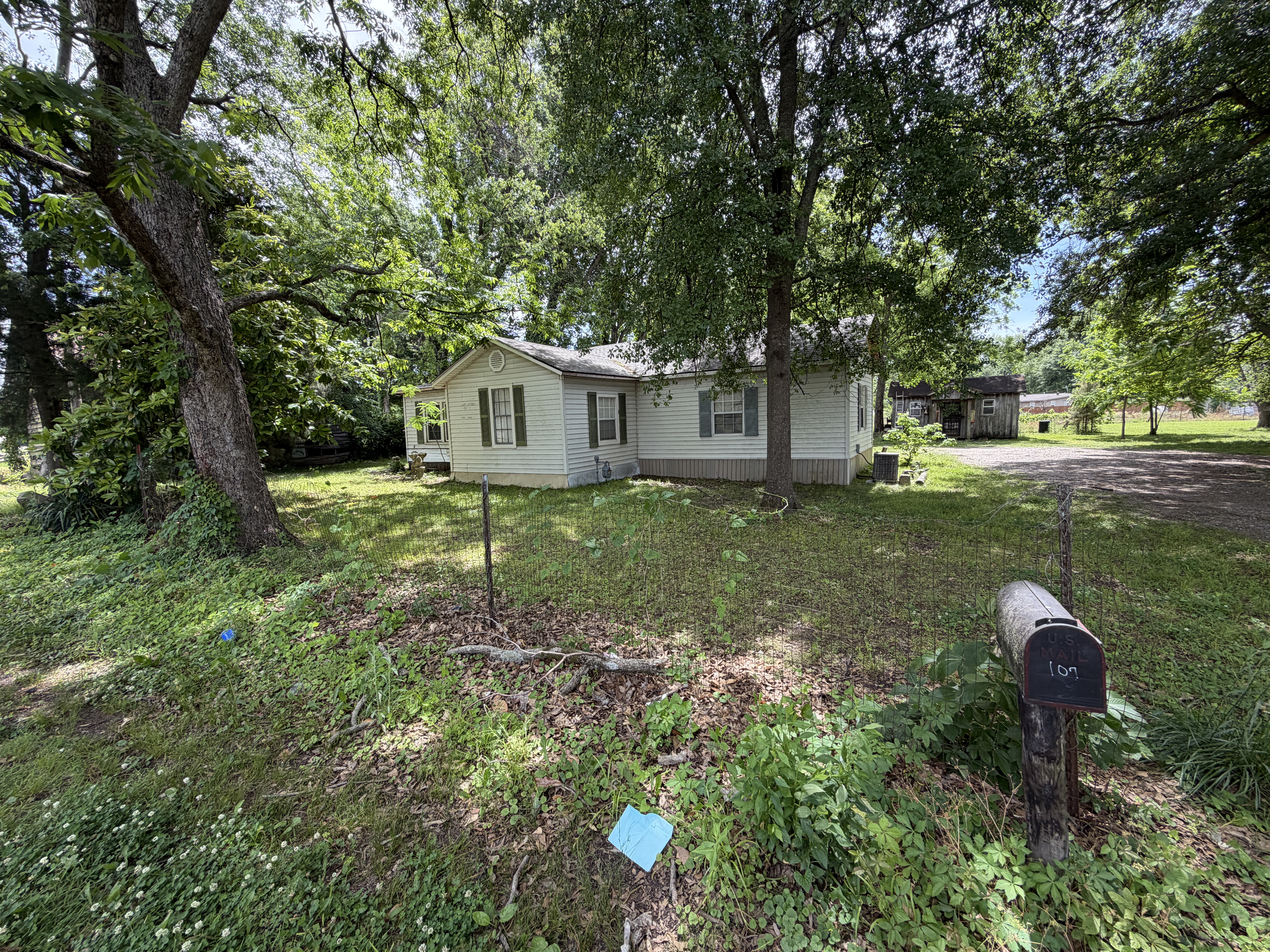 Real Estate & Personal Property Auction Image