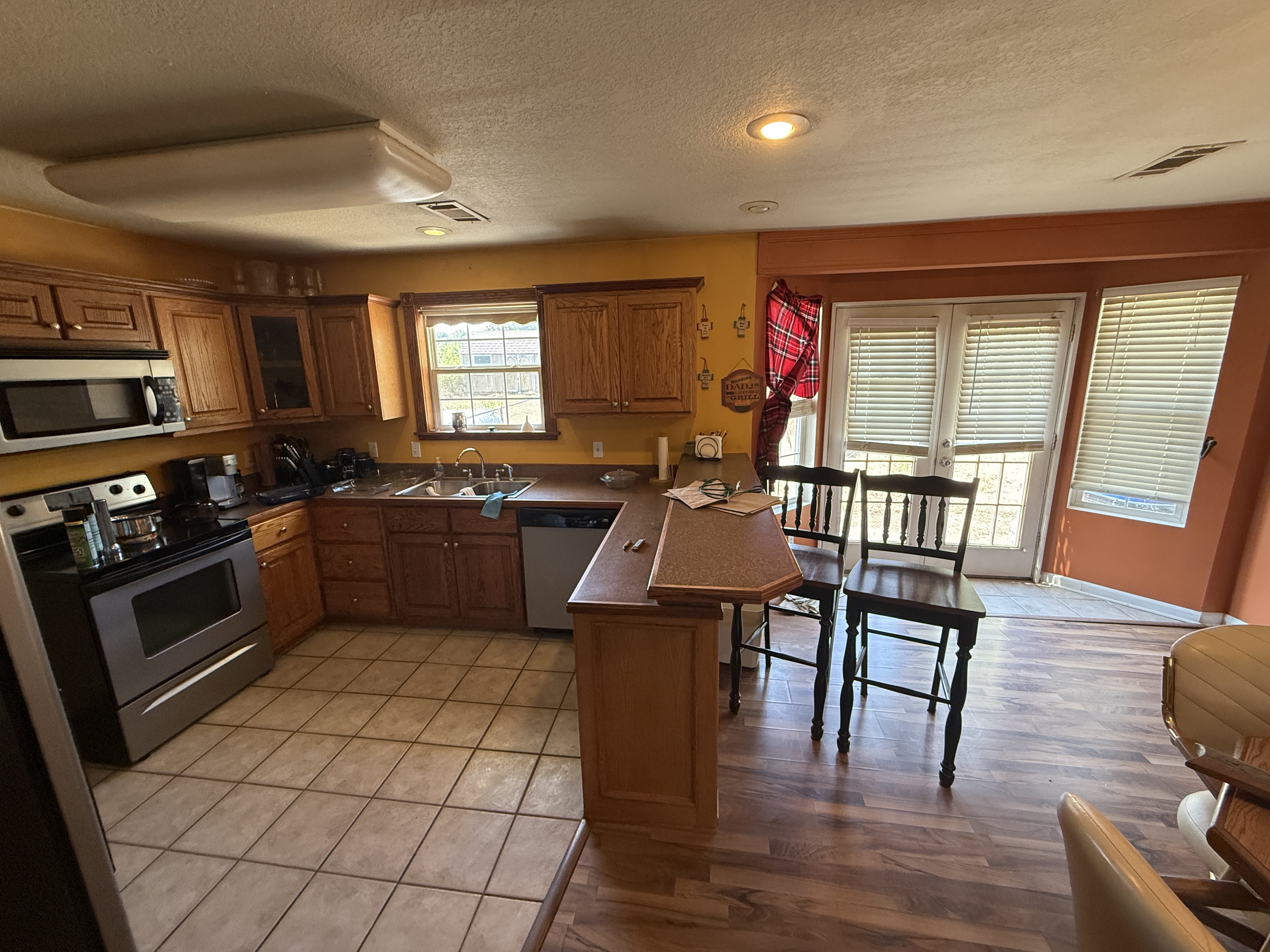 Real Estate & Personal Property Auction Image