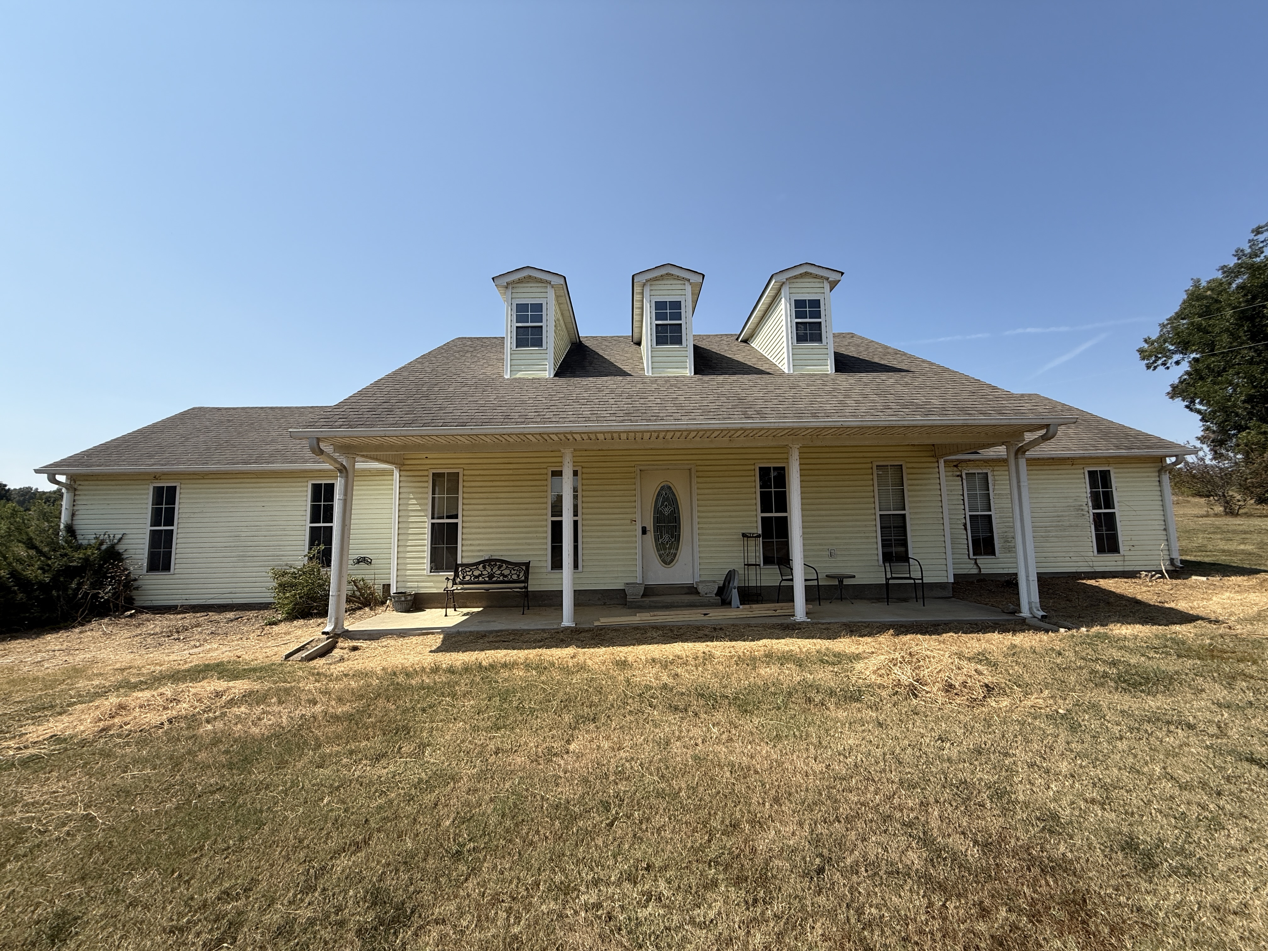 Real Estate & Personal Property Auction Image
