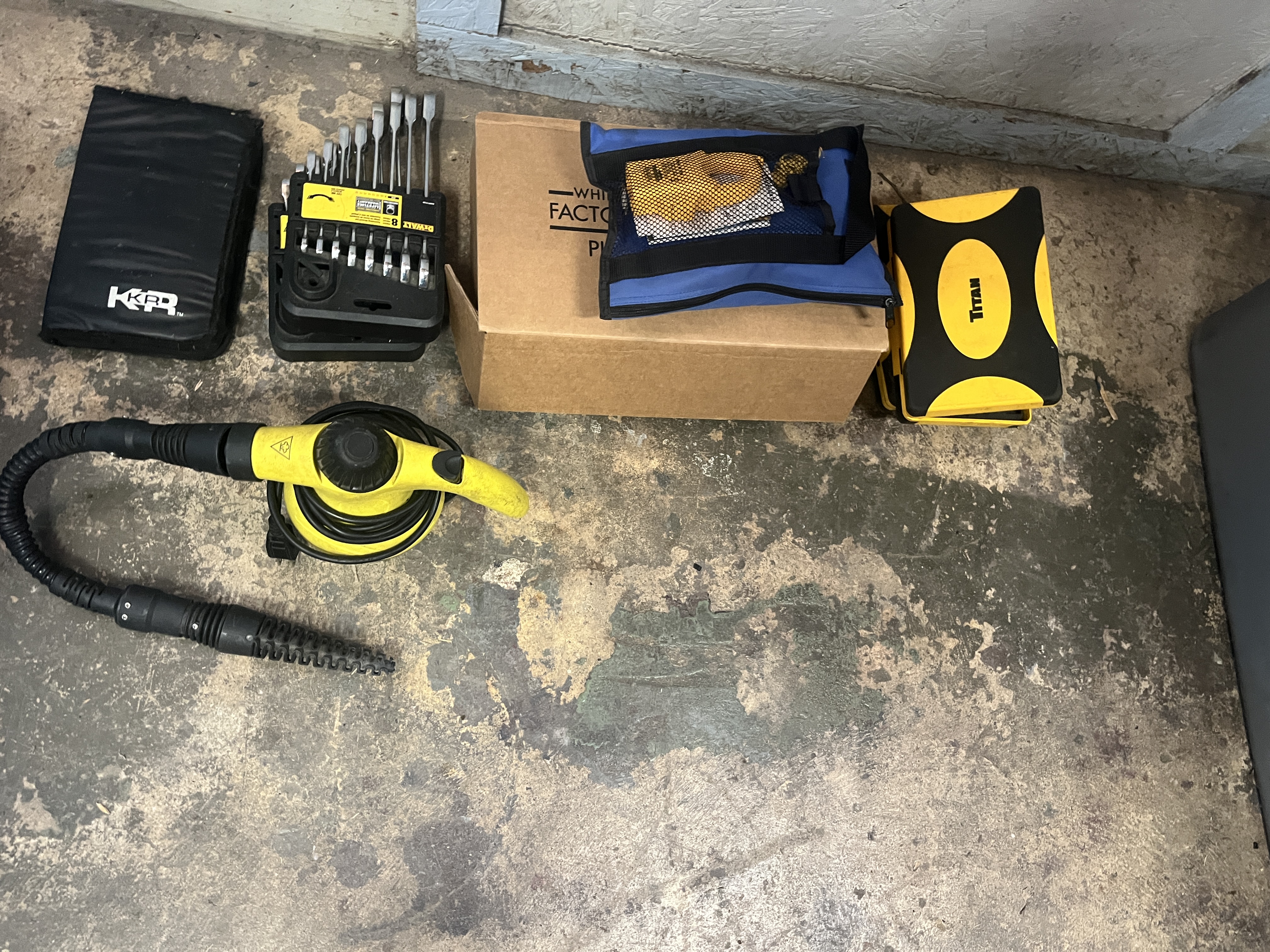 Appliance & Small Engine Parts Sellout Image