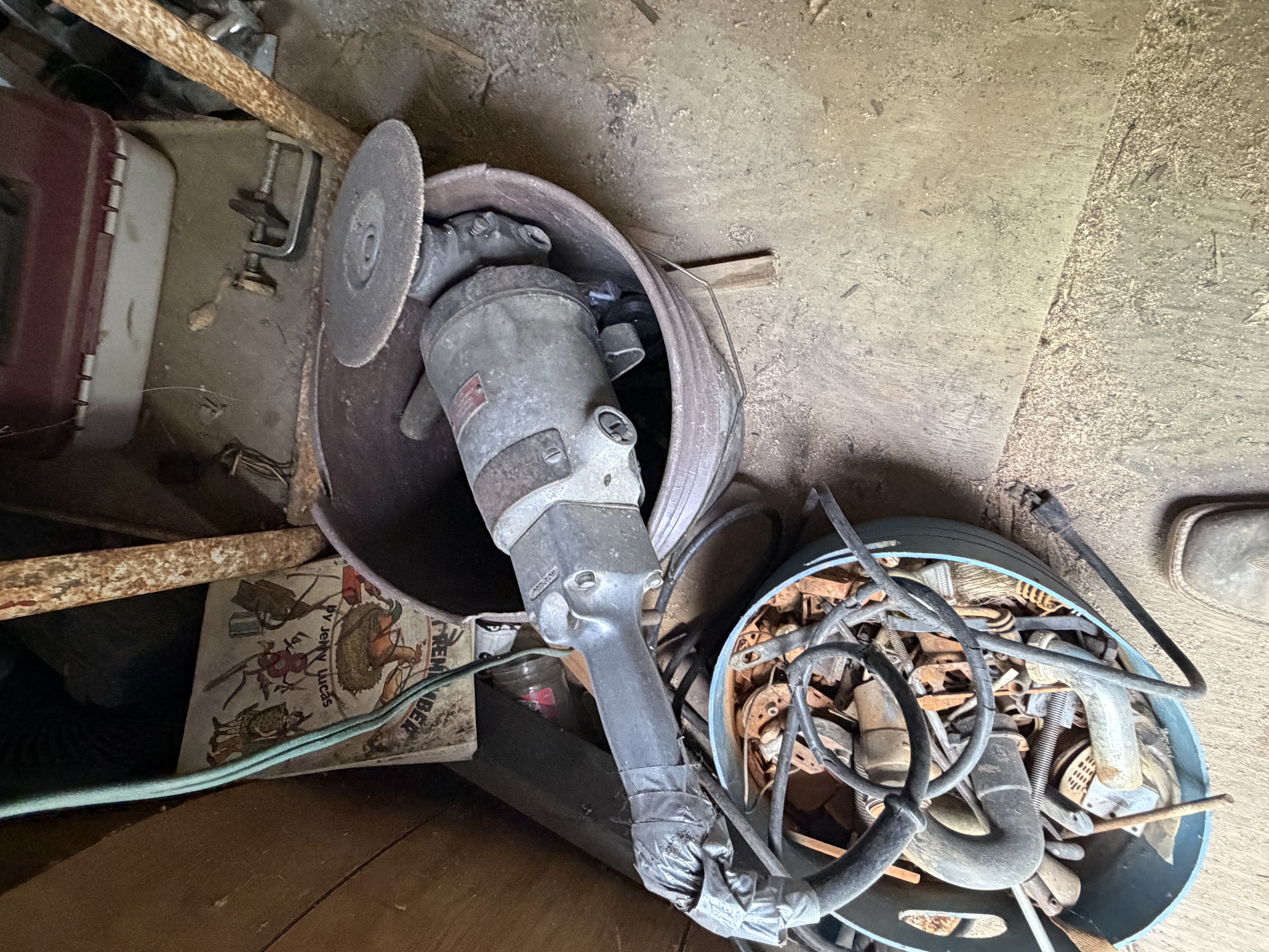 Real Estate & Personal Property Auction Image