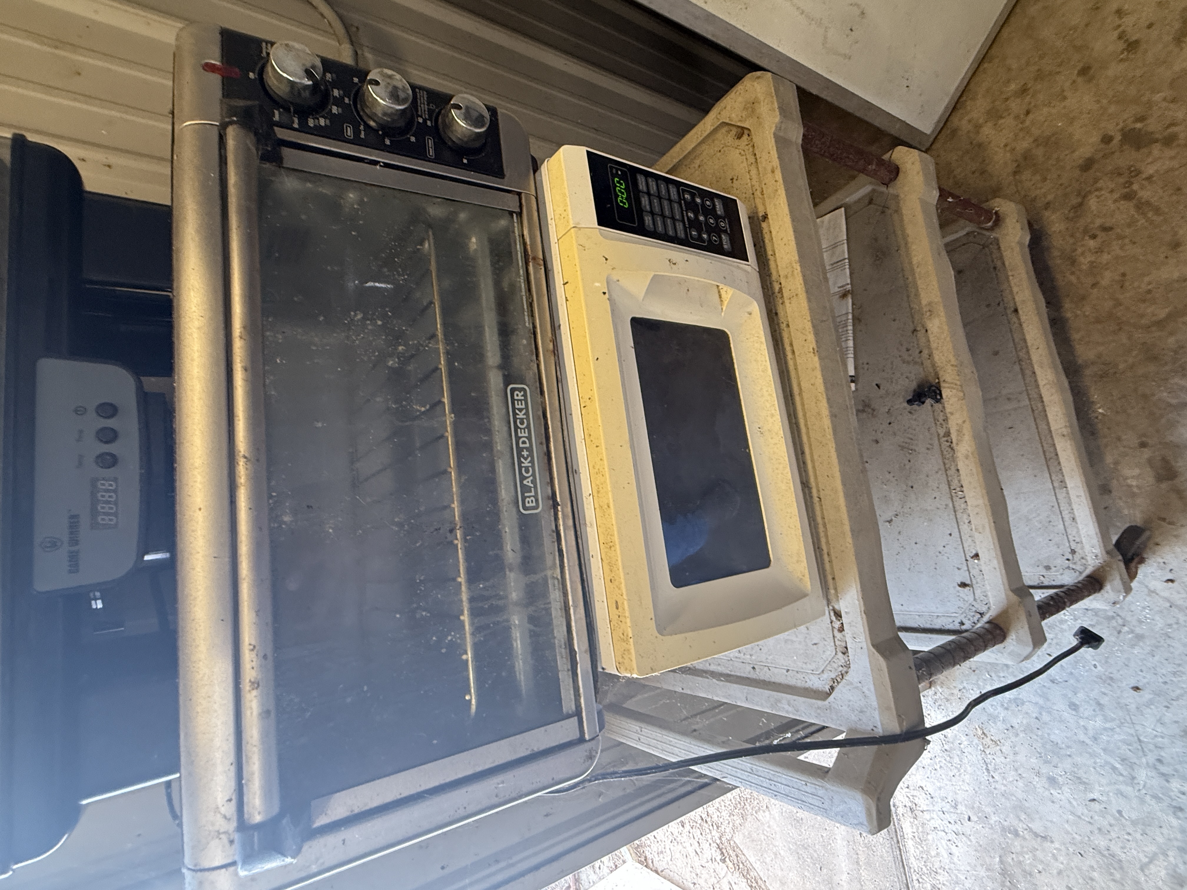 Real Estate & Personal Property Auction Image