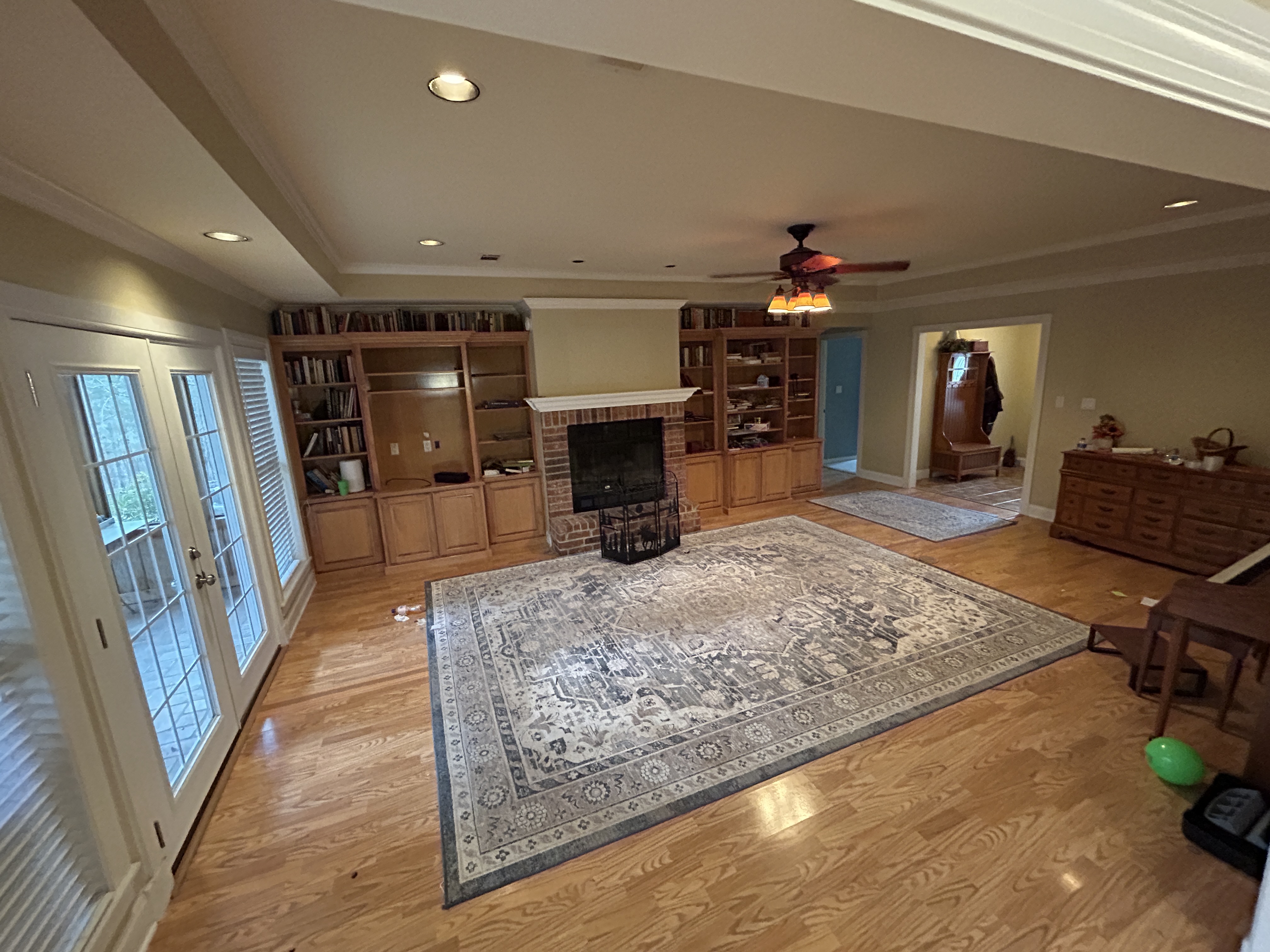 Real Estate & Personal Property Auction Image