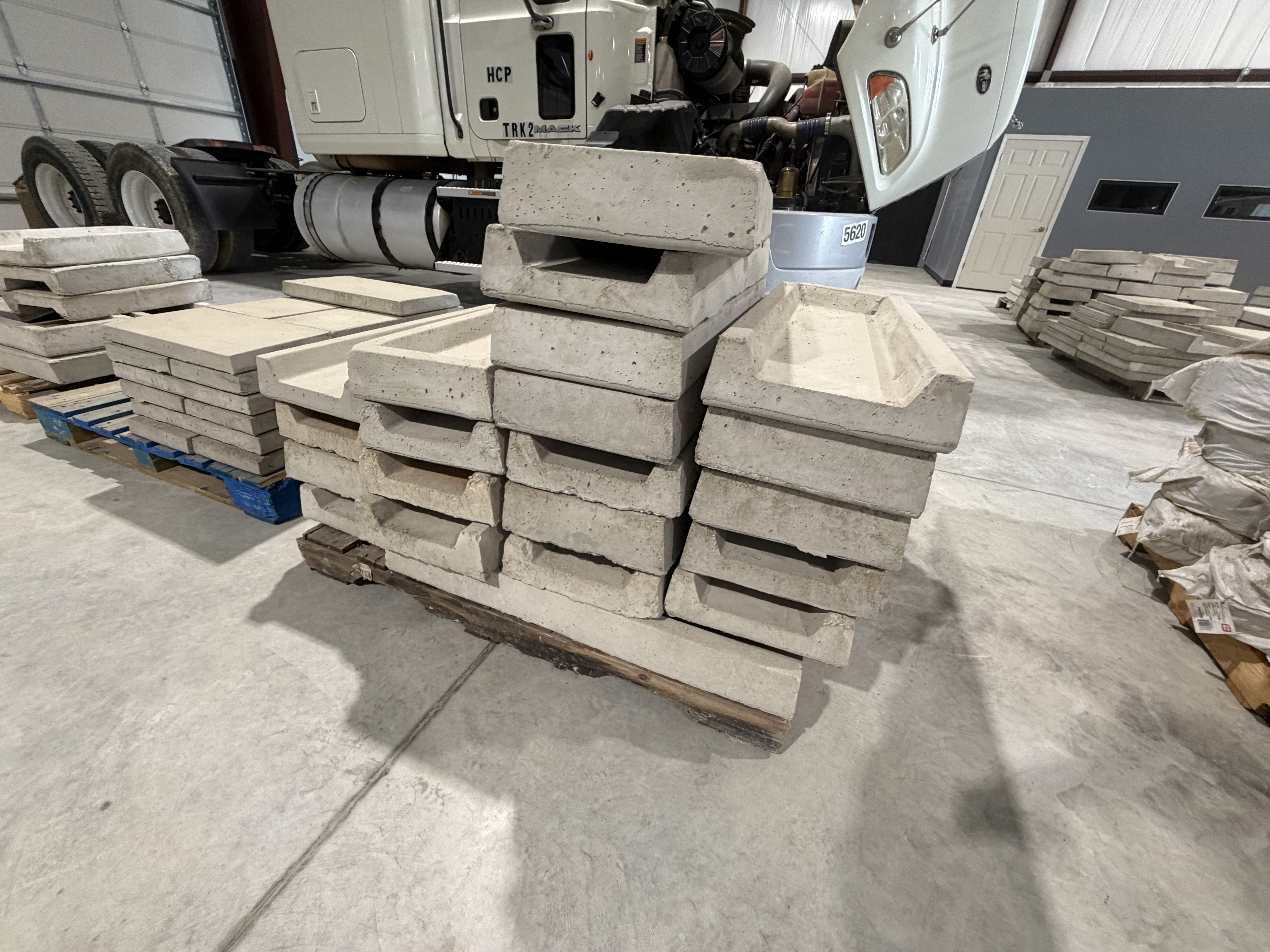 M&M Concrete Surplus Equipment Auction Image