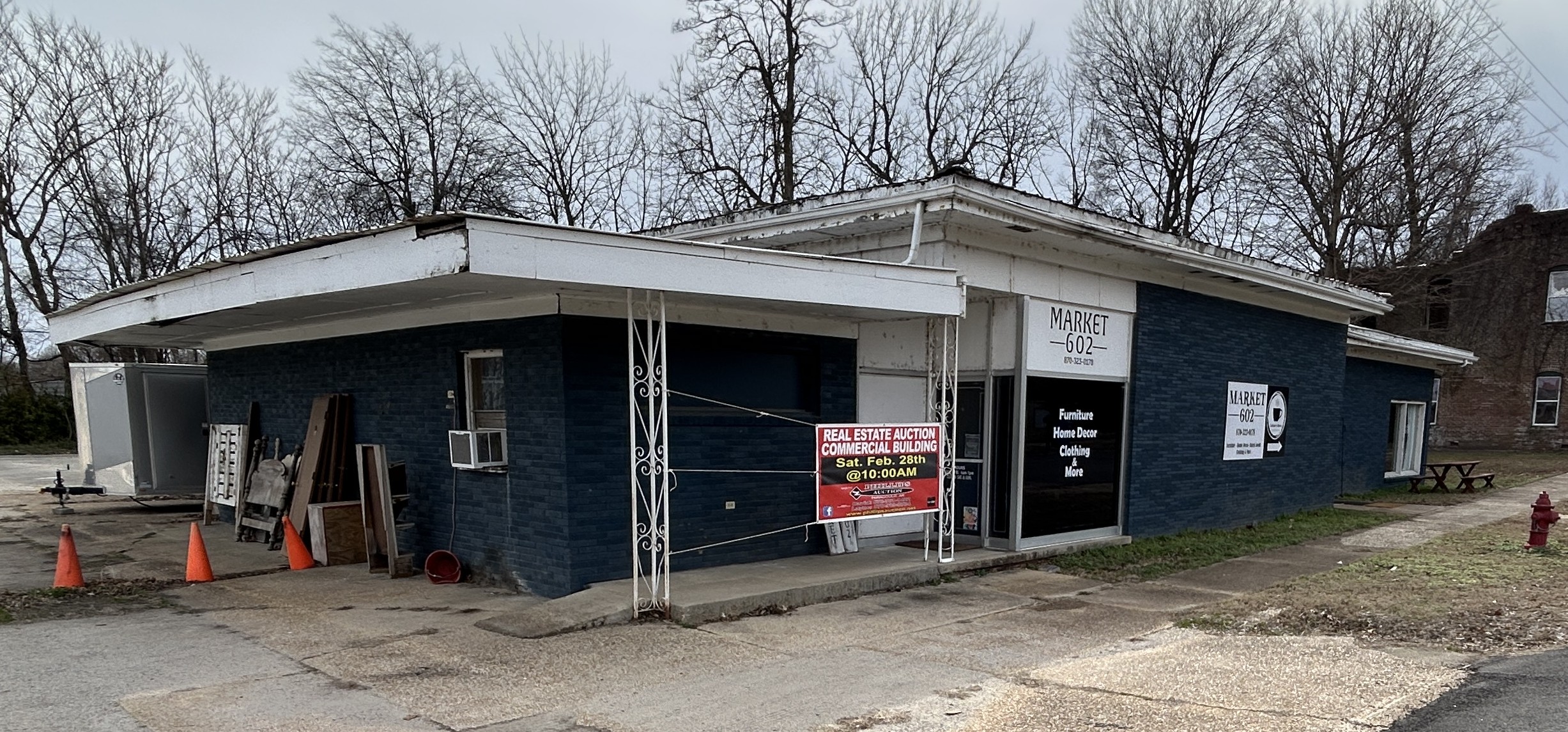 Commercial Real Estate Auction Image