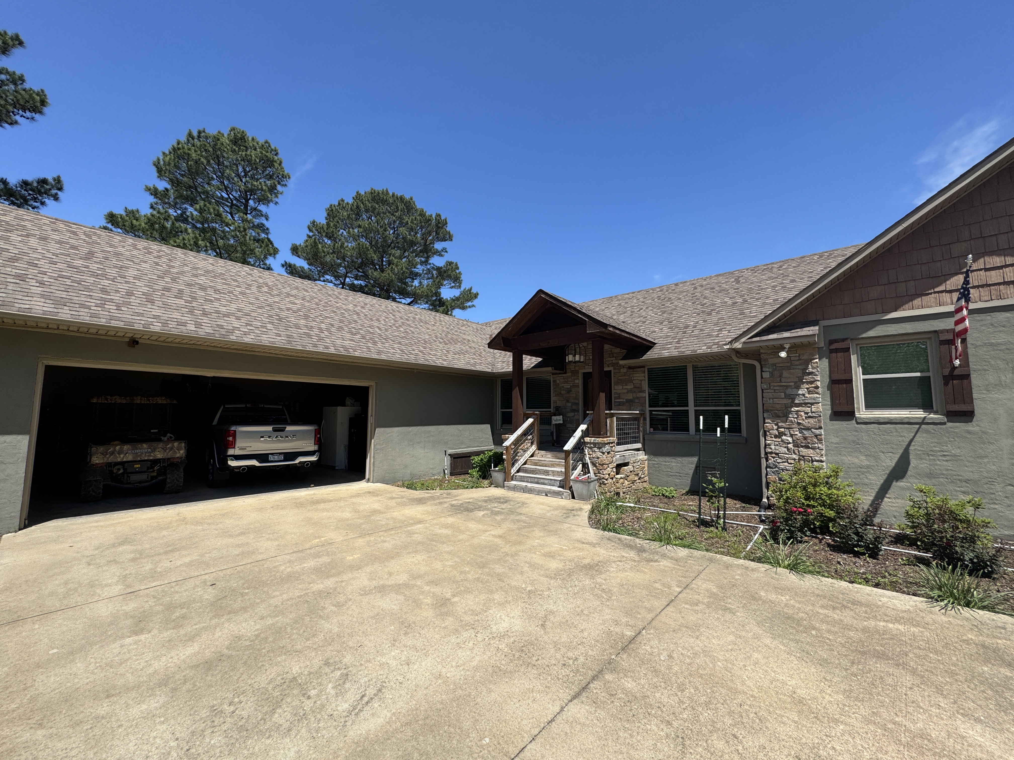 Real Estate & Personal Property Auction Image