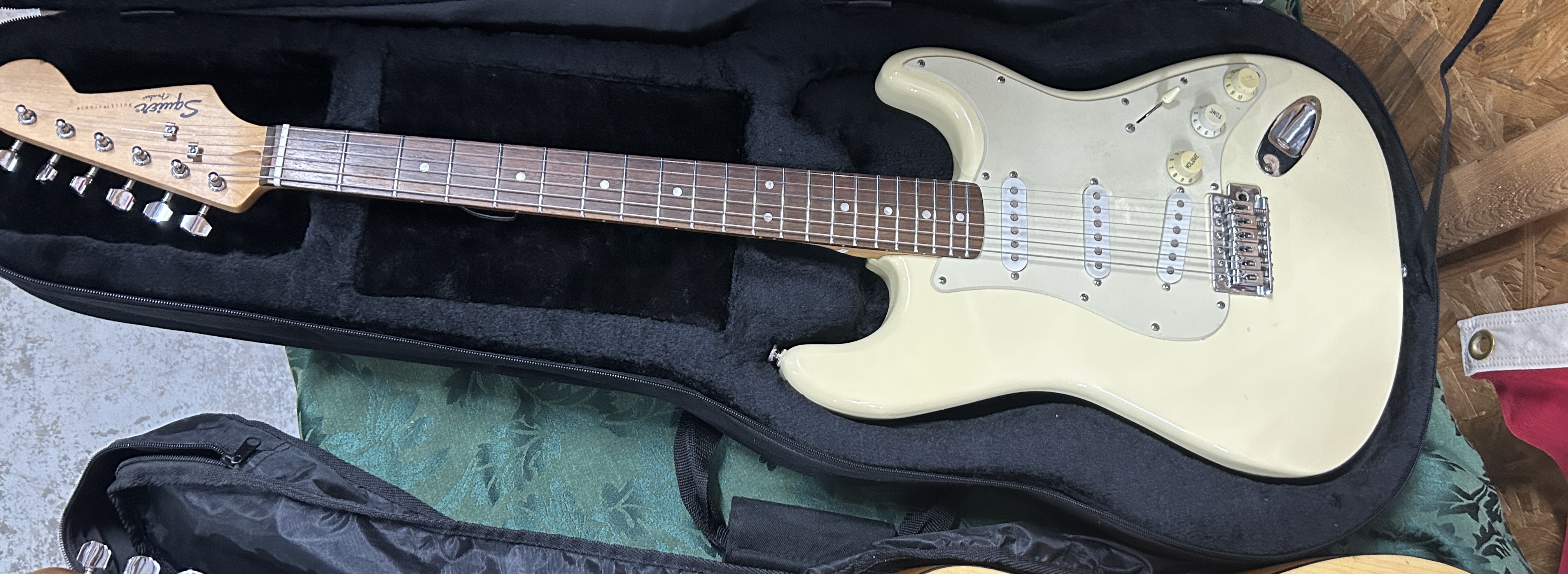 Estates of Gun & Bayonet Collection and Tools Image